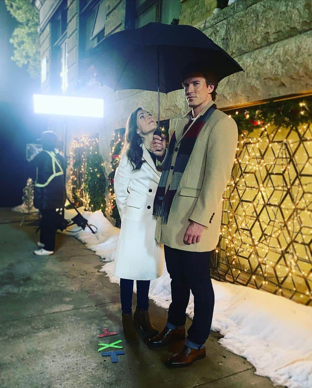 ローラ・オスさんのインスタグラム写真 - (ローラ・オスInstagram)「“A Dash Of Christmas” premieres in three days - this Sat Nov 4 on @gactv at 7pm CT. Here’s me and my DASHing costar @chrisrussellofficial filming in the rain at 2am.   We shot the whole movie in 12 days (the 12 days of Christmas) this past June. And every one of those days was a night shoot - 3pm to 3am. Up in Winnipeg, Canada it doesn’t get dark till nearly 11pm in the summer! And it was also 80 degrees!  #christmasmovies #christmas #greatamericanfamily @galivingtv #onset #behindthescenes #nightshoot #adashofchristmas #welcomehome」11月2日 17時43分 - lauraosnes