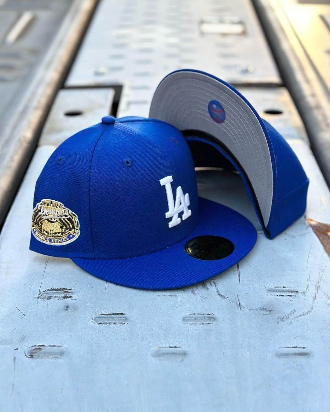 GROW AROUNDさんのインスタグラム写真 - (GROW AROUNDInstagram)「#growaroundnewarrivals   今週もNEW ERA 59FIFTY FITTED CAP 別注シリーズの発売になります🎉  今週は4型の発売になります！  HUSTON ASTROS 1986 ALL STAR GAME  NEWYORK METS SUBWAY SERIES YANKEE STADIUM  LOS ANGELS DOGERS 1958-2018 60th Anniversary  LOS ANGELS DOGERS WORLD SERIES  明日11/3（金）より  渋谷店・オンライン 12:00~ 横浜ビブレ店11:30~ お台場ダイバーシティ店 11:00~ お台場アクアシティ店11:00~ 町田東急ツインズ店 10:00~  みなさまお見逃しなく💨✨」11月2日 17時43分 - growaround