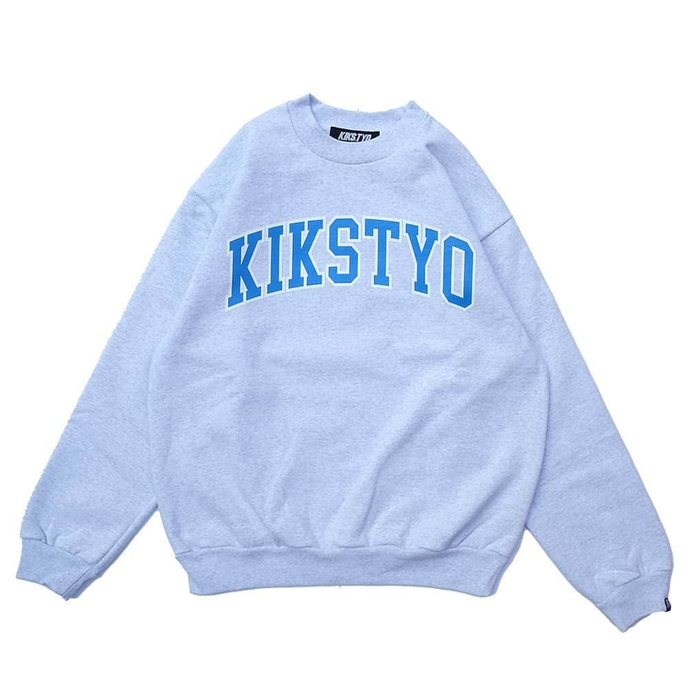 KIKSTYOさんのインスタグラム写真 - (KIKSTYOInstagram)「. HEAVYWEIGHT LOGO CREWNECK. 15ozのヘヴィーウェイト生地を使用した裏起毛のクルーネックスウェット。  フロントには一回り大きなアーチロゴがプリントされ、インパクト抜群。  注）お電話でのご注文、お問い合わせはKIKSTYO HEAD SHOP03-5766-6482までお願い致します。  実店舗と在庫を共有しております。多少のお時間差にて欠品になることもございます。予めご了承頂ますようお願い致します。  サイズ表 着丈（cm） M69 ,L72 ,XL75 ,XXL78 身幅（cm） M55 ,L58 ,XL61 ,XXL64 肩幅（cm） M50 ,L53 ,XL56 ,XXL59 袖丈（cm） M61 ,L62 ,XL63 ,XXL64  画像はサンプルです。実際とは若干異なる場合がございます。 #kikstyo #archlogo #newarrivals」11月2日 17時43分 - kikstyo