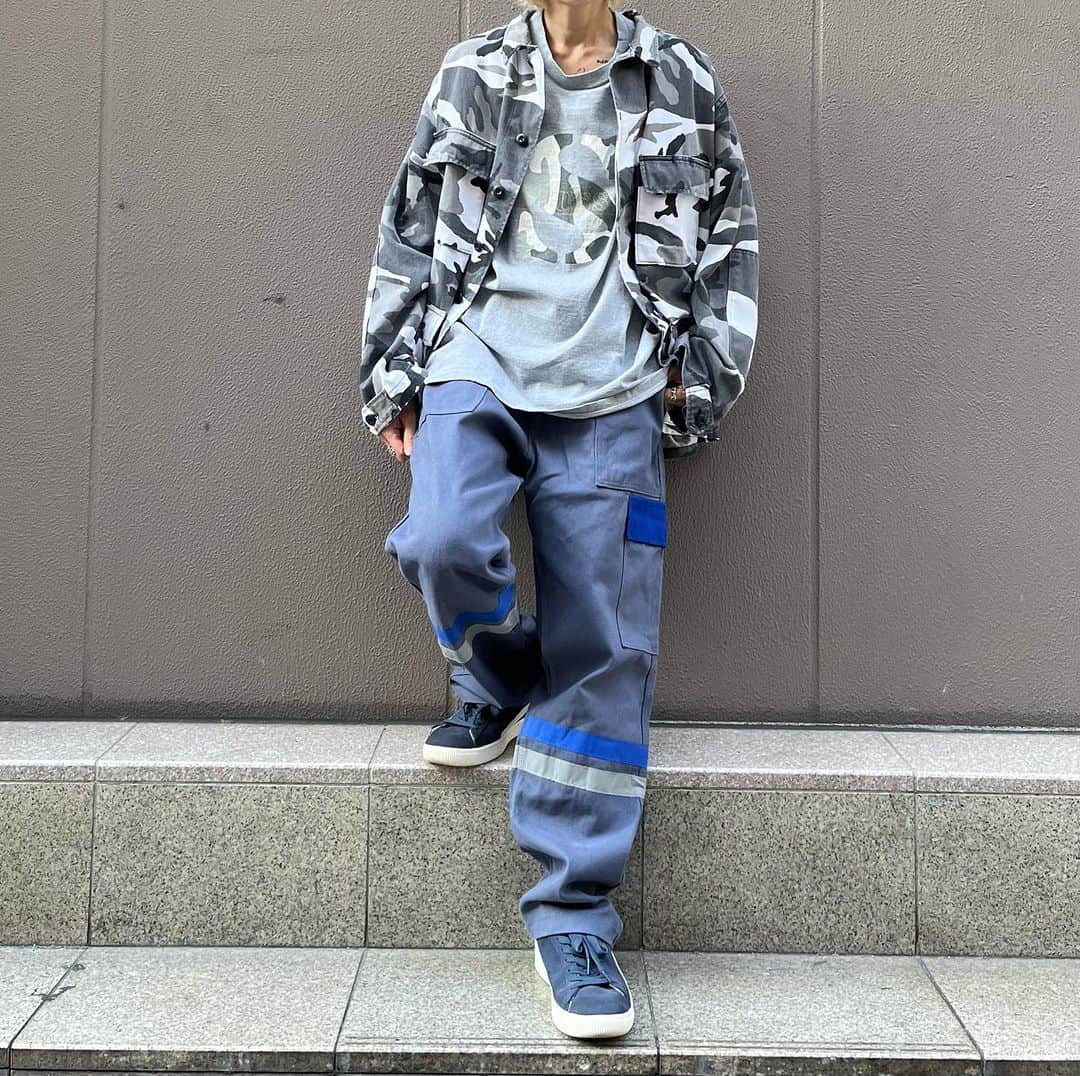 ジャムルのインスタグラム：「BDU jacket CITY CAMO ¥7000+tax(7700)  90's STUSSY city camo logo Tee ¥8900+tax(9790)  EURO reflector line work pants ¥6200+tax(6820)  WEB SHOPに入荷しております。 是非ご覧ください。 jammru.com  #jammru #大阪古着屋#心斎橋古着屋#usedmix #osaka  #fashion  #streetstyle  #streetfashion  #vtg  #vintage  #used  #usedclothing  #古着 #古着屋 #ファッション #70s #80s #90s」