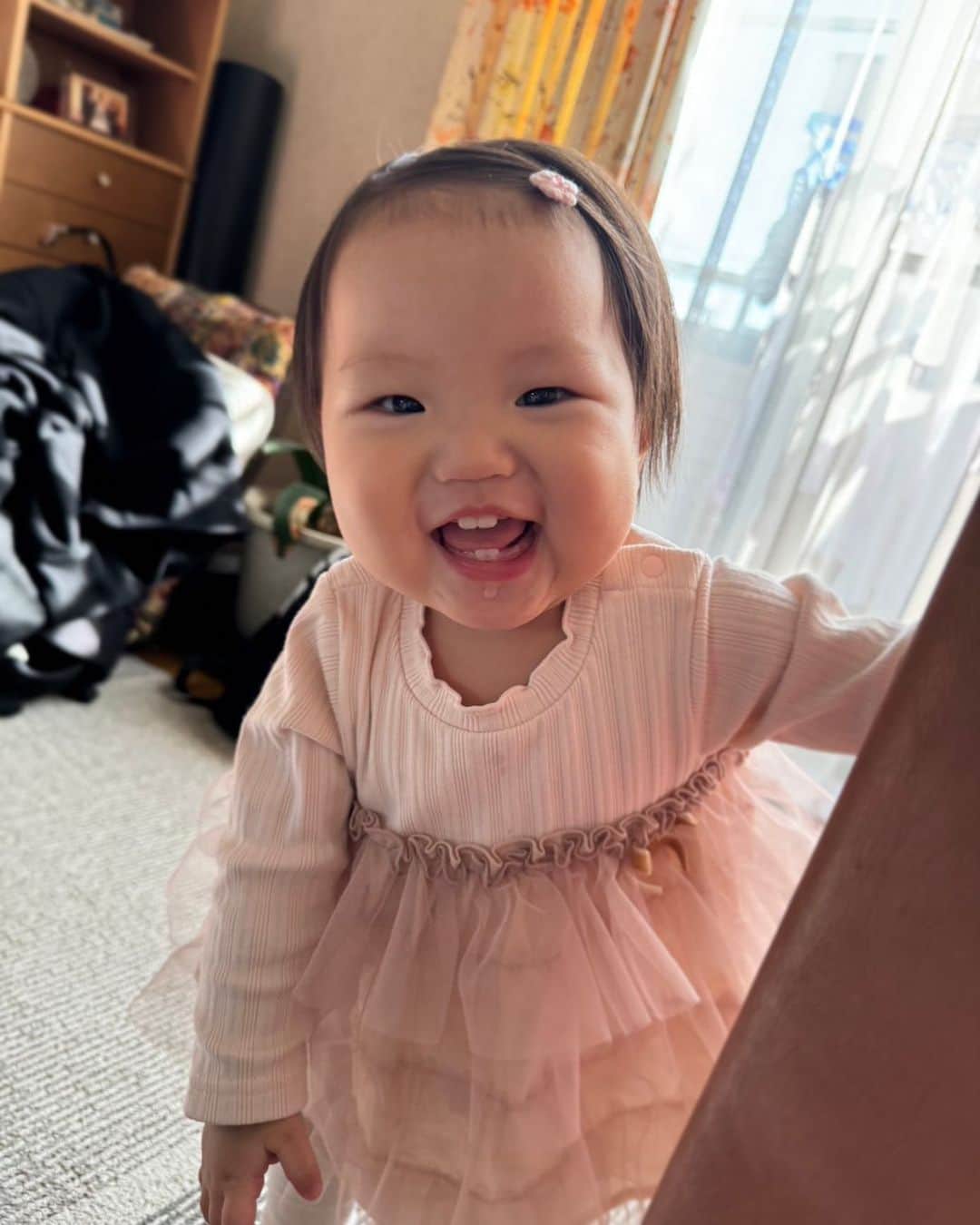 渡部太基のインスタグラム：「. ちゅーは？😘って聞くとしてくれるようになりました👼 出掛けるとき、行かないで〜😢って泣かれると何もかも辞めたくなります😇 #親バカ記  #初めてパパと呼ばれた日 #20231101」