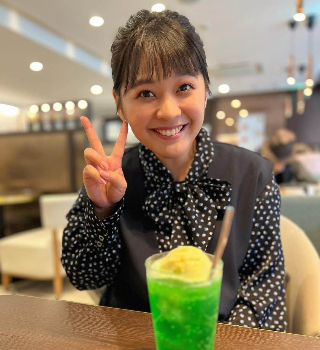 谷元星奈さんのインスタグラム写真 - (谷元星奈Instagram)「* 先日、谷元アナと、新歌舞伎座で、 音楽劇「#浅草キッド」を見てきました😊 今月5日までだそうです✨  音楽劇だったので、 歌やダンスも盛りだくさんで、 あっという間の時間でした👏  豪華キャストによる熱演に、 笑ったりじーんとしたり、 たっぷり楽しませて頂きました✨✨  帰りは私が急いでいて 一緒に帰れなかった谷元アナの メロンソーダとの写真を添えておきます🍹  私の写真はいいよー！と言ったのに 谷元ちゃんが撮ってくれた写真も、 ついでに載せておきます🤣」11月2日 17時49分 - tanimoto_seina