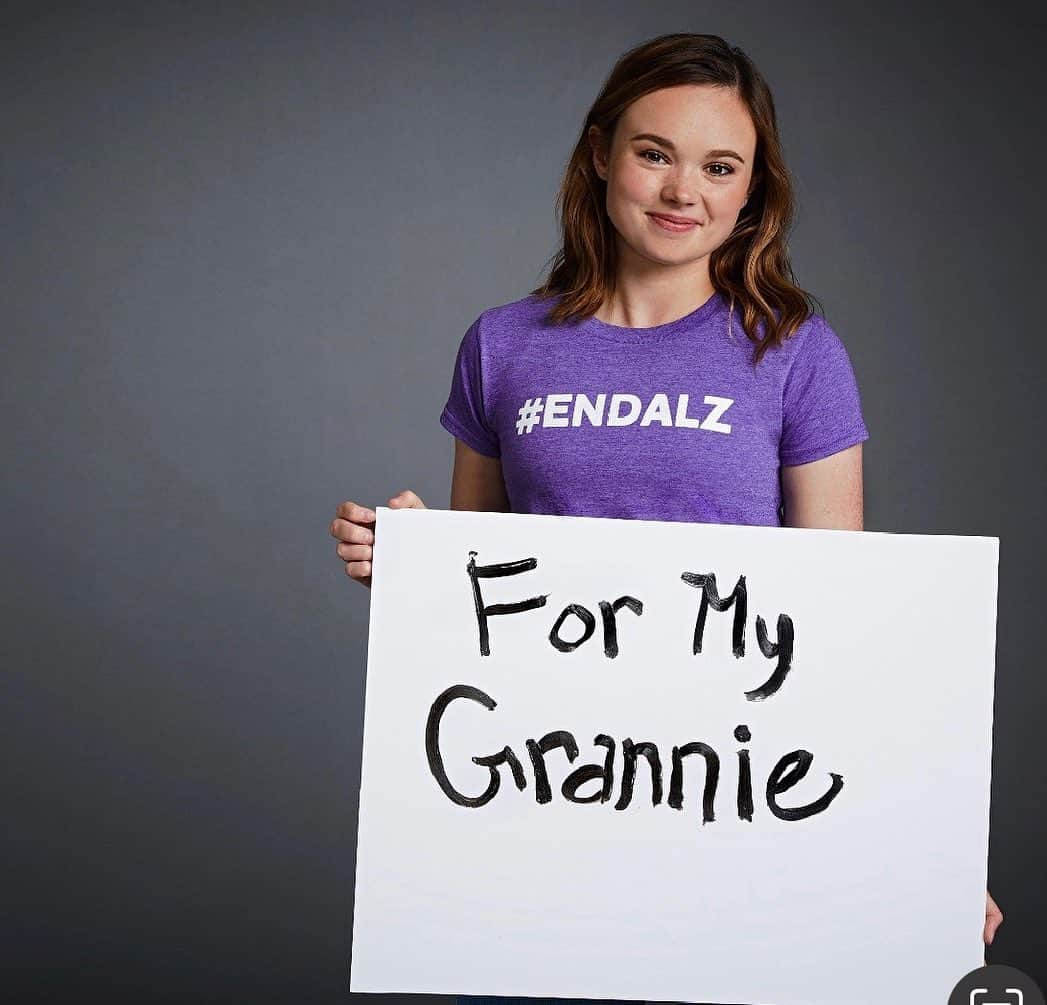 マライア・ベルのインスタグラム：「The @alzassociation Walk to End Alzheimer’s - Dallas is THIS WEEKEND! If you’re in Dallas, come walk with us to help strengthen the fight to #ENDALZ. Register at alz.org/walk. #Walk2EndAlz」