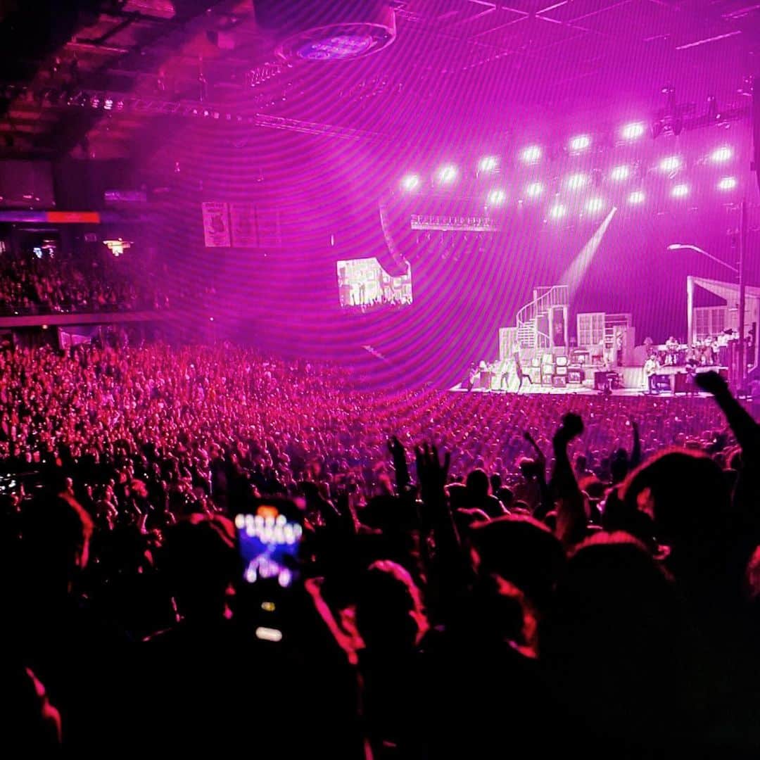 さんのインスタグラム写真 - (Instagram)「The 1975 Still... at their very best Allstate Arena Rosemont, Illinois 29th October 2023」11月3日 3時27分 - the1975