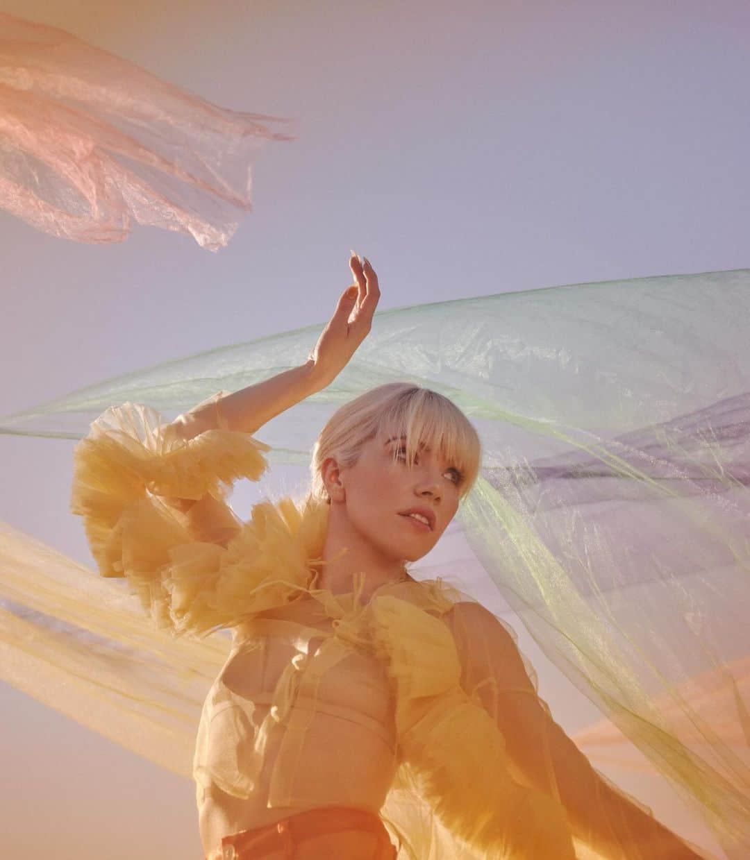 カーリー・レイ・ジェプセンのインスタグラム：「A very dreamy shoot day w Vera magazine. We played w ribbons and the wind and I felt very goddess-like for a day. Quite opposite to how I feel now (we took my 17 month old niece to Disneyland and it was a happy mess) swipe to the end for a pic of the prettiest little princess!   Photography: @ramonarosales Interview: @kevinegperry Art Director: Pete Allison Picture Director: Tracey Griffin Styling: @hayley_atkin_ Make-up: @gregoryarlt Hair: @jonlieckfeltbeauty Nails: Queenie Nguyen @nailartbyqueenies   @inkglobal   @virginatlantic」