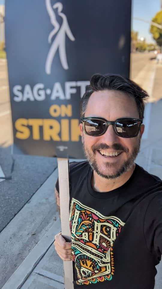 ウィル・ウィトンのインスタグラム：「Thank you @sagaftra negotiating committee! #sagaftrastrong #unionproud」