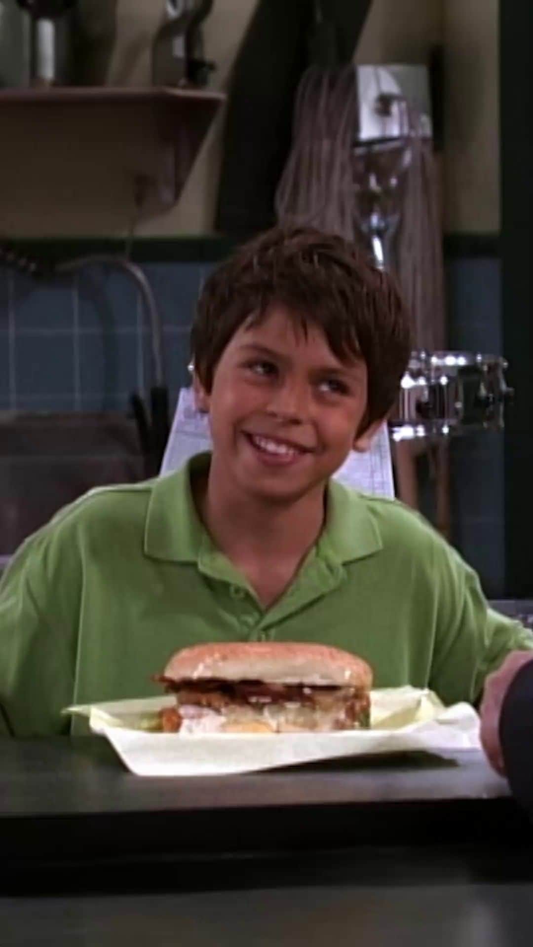 のインスタグラム：「PSA: it's #NationalSandwichDay — you can do better than tuna fish on wheat, okay?? . . . 🎥: Wizards of Waverly Place」