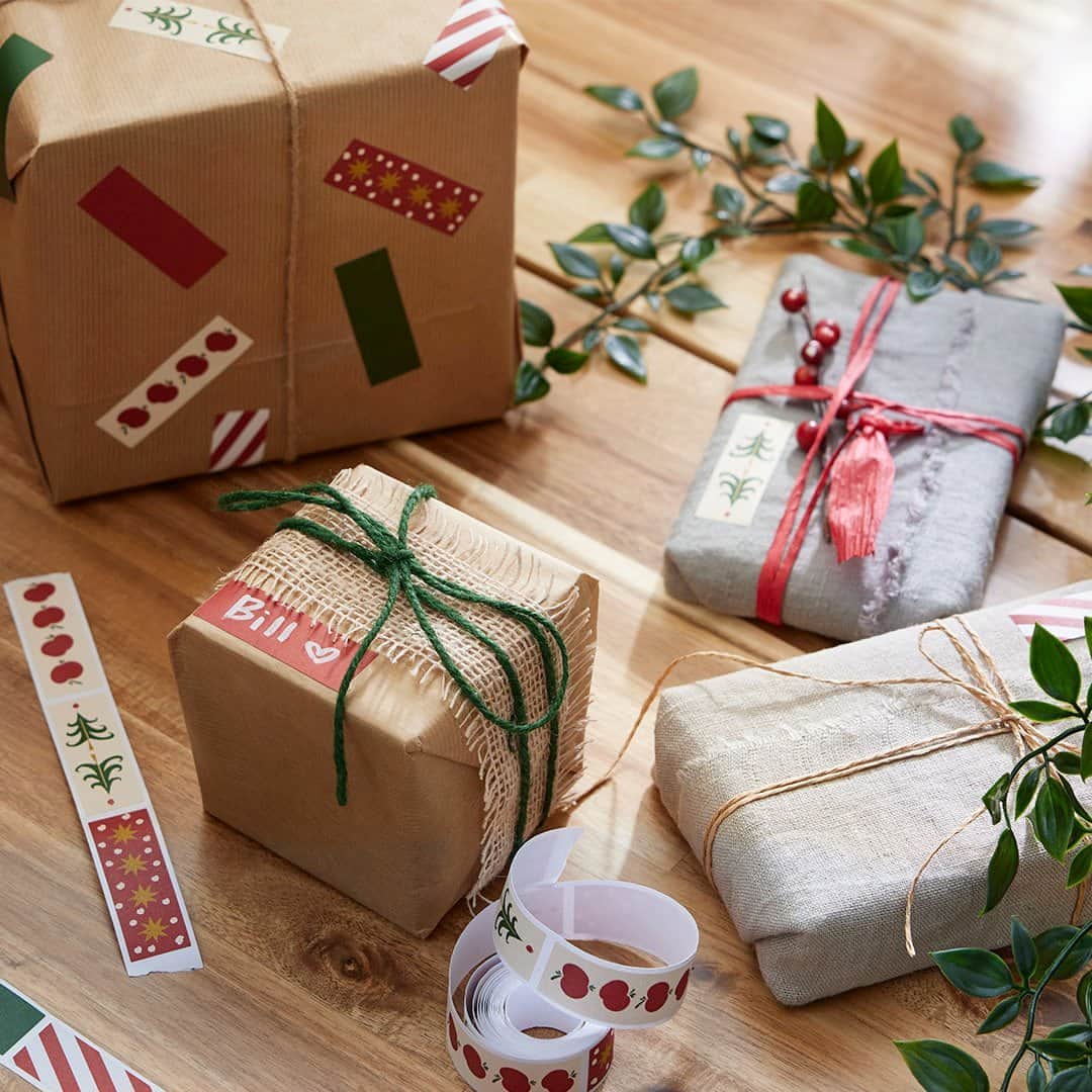 IKEA USAさんのインスタグラム写真 - (IKEA USAInstagram)「Shop the IKEA holiday gift guide! Get a jumpstart on your holiday shopping and find something fun and affordable for everyone you love, including gifts under $25. Shop link in bio.」11月3日 4時01分 - ikeausa