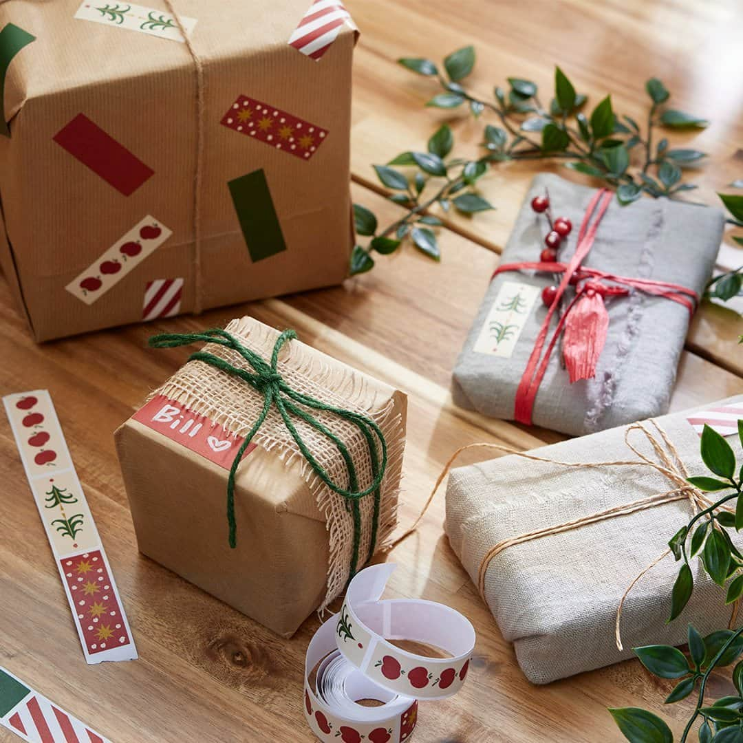 IKEA USAのインスタグラム：「Shop the IKEA holiday gift guide! Get a jumpstart on your holiday shopping and find something fun and affordable for everyone you love, including gifts under $25. Shop link in bio.」