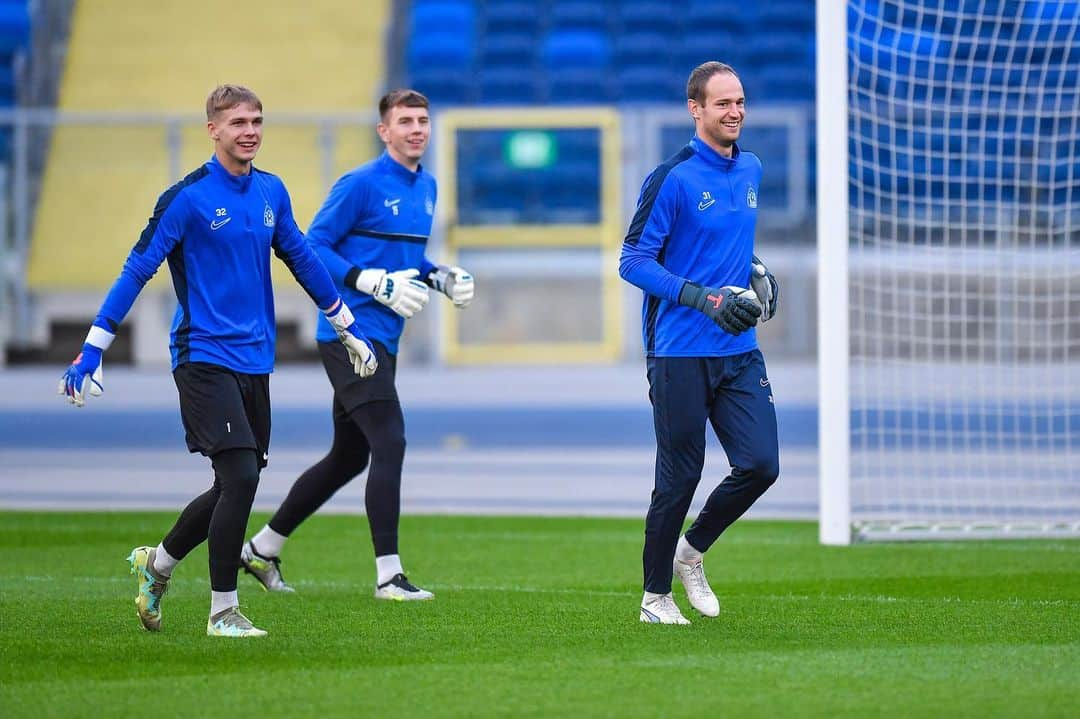 クシシュトフ・カミンスキーさんのインスタグラム写真 - (クシシュトフ・カミンスキーInstagram)「⚽️⚽️⚽️  🧤@t1tan 📸 ksruch.com #t1tan」11月3日 4時17分 - 21kamyk