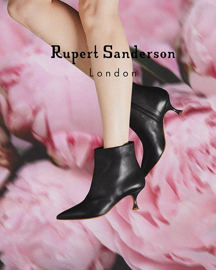 ルパートサンダーソンさんのインスタグラム写真 - (ルパートサンダーソンInstagram)「The Kenna boots by Rupert Sanderson: where comfort meets luxury and style.」11月3日 4時23分 - rupertsanderson