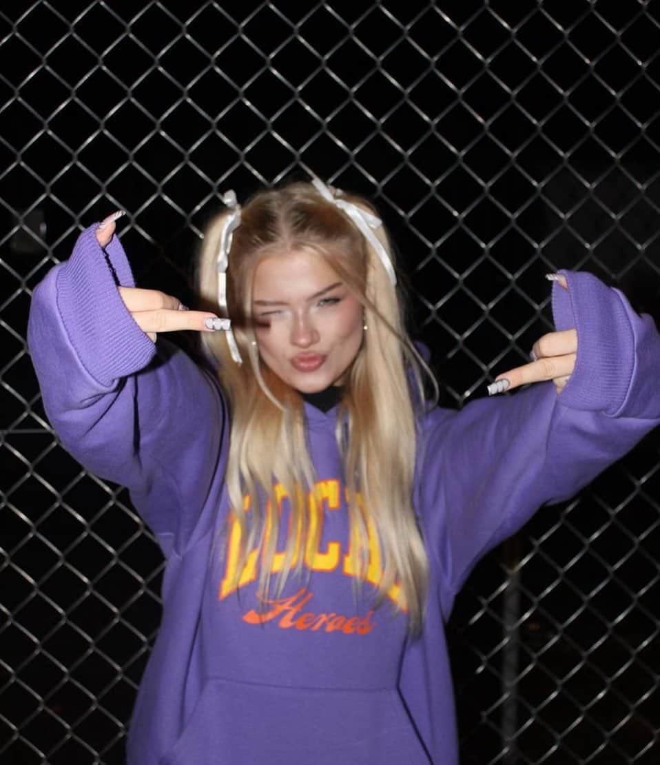 LOCAL HEROESのインスタグラム：「tell the group chat, I say hi 🫦 / @karenajarzabek in Purple Uni Hoodie」