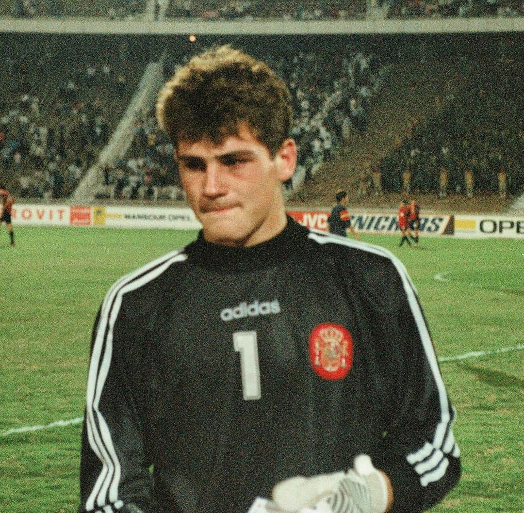 イケル・カシージャスさんのインスタグラム写真 - (イケル・カシージャスInstagram)「Esta foto es de 1997 en el @fifaworldcup sub-17 en Egipto. Ya ha llovido mucho desde entonces. 🥺 #tbthursday Pic by: @filippomricci」11月3日 4時31分 - ikercasillas