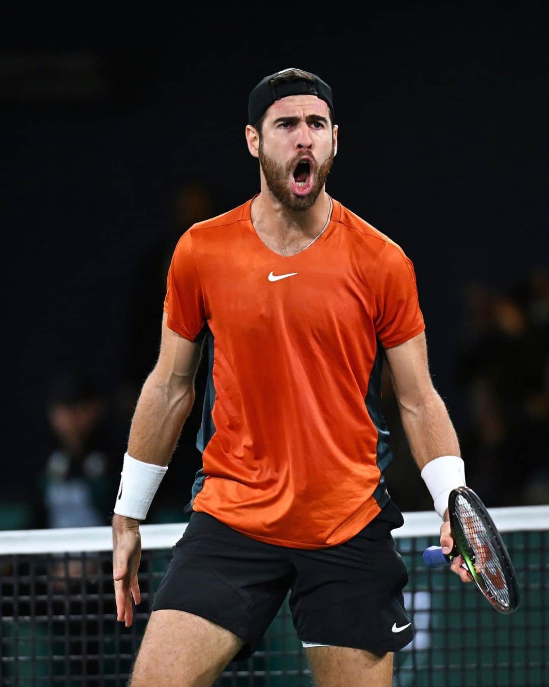 カレン・ハチャノフのインスタグラム：「Back to the Quarterfinals tomorrow here in Paris🇫🇷! Let’s keep fighting!💪🏻 @rolexparismasters」