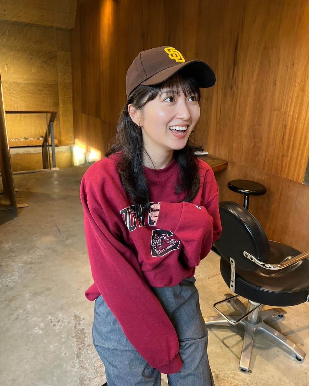 大島涼花さんのインスタグラム写真 - (大島涼花Instagram)「25歳になってすっぴんで出かけない、パジャマで出かけないという目標立てたのですがこの間普通に破ってました。頑張ります。  @yuu_hotta さんに綺麗にしてもらってきました🥚 最近はもうカラーせずに地毛！大人っぽいじゃん！」11月2日 20時05分 - ryoka_oshima