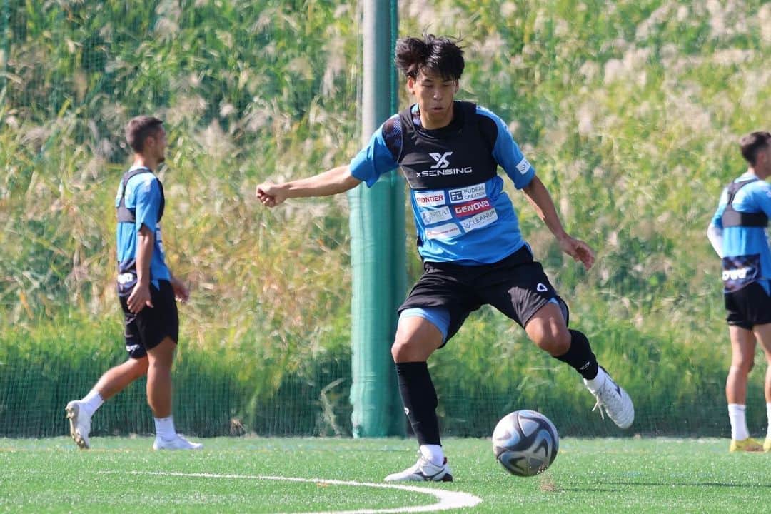 横浜スポーツ&カルチャークラブさんのインスタグラム写真 - (横浜スポーツ&カルチャークラブInstagram)「.  🔵training🟠  11/2  training photo📸 愛媛戦にむけて🔥  #沼田皇海 #山本凌太郎 #脇坂崚平 #萱沼優聖 #ピーダーセン世穏  NEXT👉 J3リーグ第34節 【AWAY】 📅11/5（日)13:05ko 🆚#愛媛FC  #yscc #Ｊリーグ #jleague #j3 #横浜 #本牧 #soccer #サッカー #bonera」11月2日 20時00分 - yscc_official