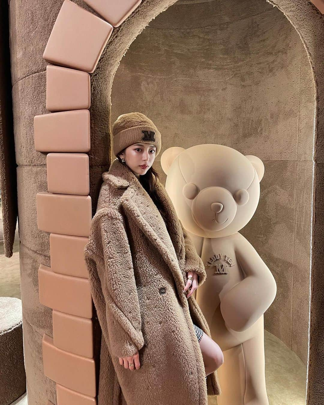 しゅうさんのインスタグラム写真 - (しゅうInstagram)「・ Max Mara 10th Anniversary of the Teddy Bear Coat🤎 六本木ヒルズで行われているイベントへ行ってきたよ🫧 🐻のわたあめや、クレーンゲームがあって 可愛くて楽しい！空間でした🍬🤍 そしてなにより、、 TeddyBearCoat可愛すぎる🧸💭」11月2日 20時00分 - shuu_22_