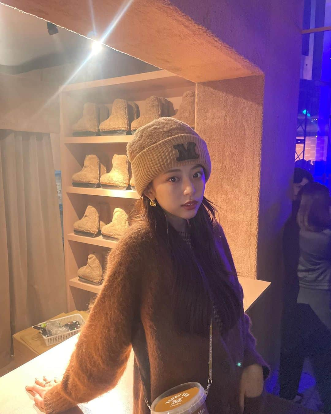 しゅうさんのインスタグラム写真 - (しゅうInstagram)「・ Max Mara 10th Anniversary of the Teddy Bear Coat🤎 六本木ヒルズで行われているイベントへ行ってきたよ🫧 🐻のわたあめや、クレーンゲームがあって 可愛くて楽しい！空間でした🍬🤍 そしてなにより、、 TeddyBearCoat可愛すぎる🧸💭」11月2日 20時00分 - shuu_22_