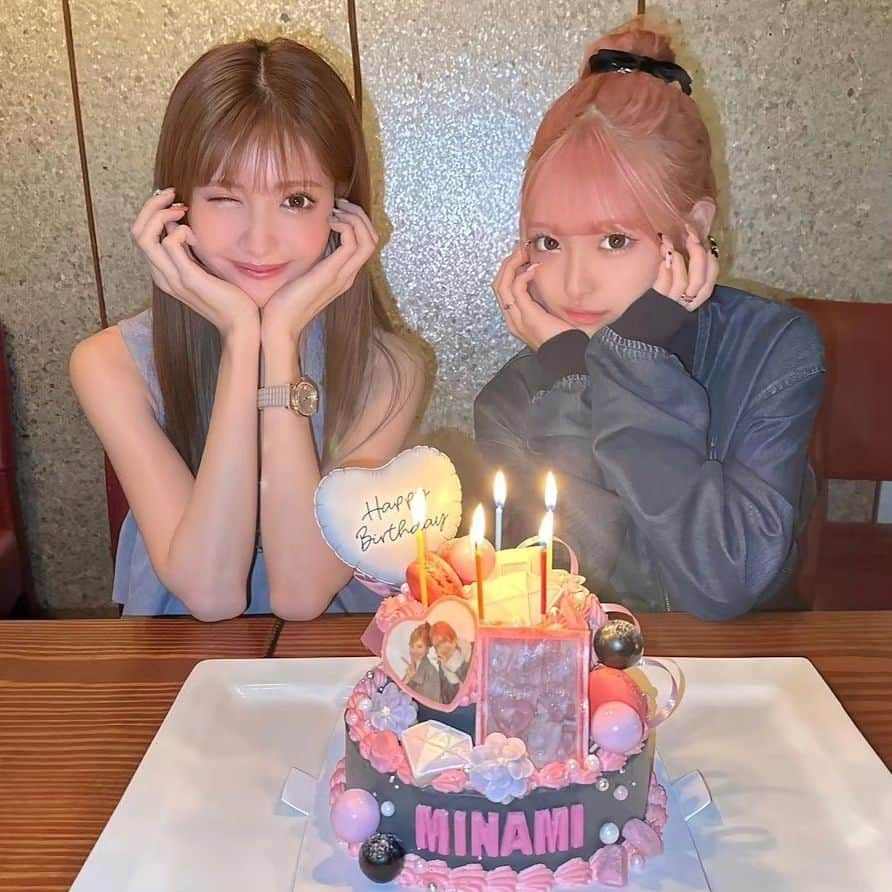 夜のケーキ屋さん♥Juli　(エディブルフラワー協会) さんのインスタグラム写真 - (夜のケーキ屋さん♥Juli　(エディブルフラワー協会) Instagram)「ひめかちゃん、ラストバースデー大盛況おめでとうございました👏👸🎀🌻🍾🥂  @hmk_queen  東京に来てるとき、ケーキ頼んでくれて、いつもありがとうございます💞🍰 これからの ひめかちゃんのご活躍も楽しみです😍💚  #夜のケーキ屋さん#歌舞伎町#写真ケーキ#飴細工#ひめか」11月2日 20時02分 - juli_sasa