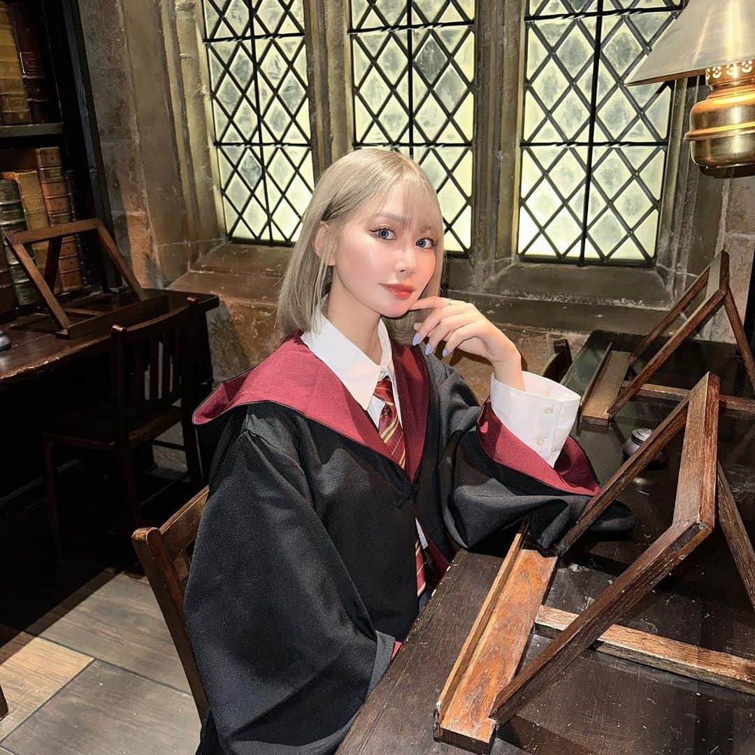 橘りあのインスタグラム：「ちゃんと見てから行けば良かった🥹🅦ͅ🅦̨🅦̨ . 雰囲気凄くて楽しかったである(୨୧ᵕ̤ᴗᵕ̤) 今度はちゃんともう1回見てから行こうと思う(´・ω・｀)💦 . . #harrypotter #Griffindor  #warnerbrosstudiotourtokyo」