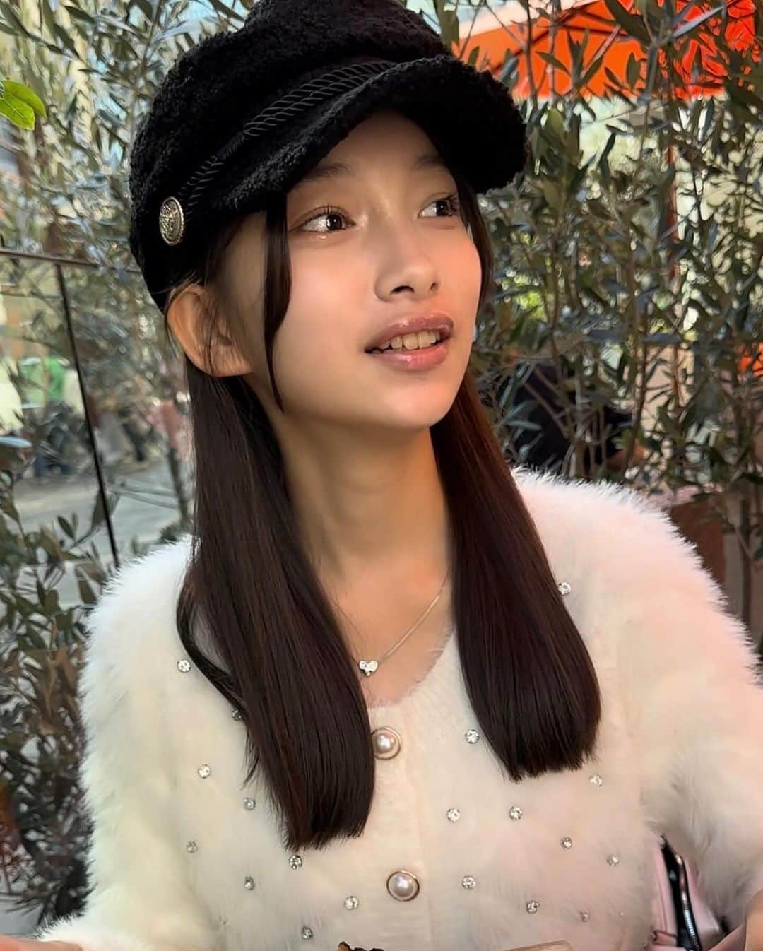 新潮社「ニコラ」さんのインスタグラム写真 (新潮社「ニコラ」Instagram)「初挑戦!!ガーリー全開コーデ♡ ふわふわした素材感の