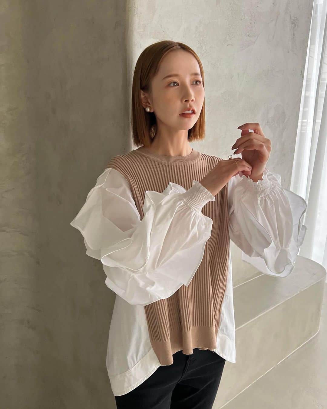 はれこのインスタグラム：「最近の私服まとめ🤍  はれこコラボでお世話になったTORRAZZO DONNAさんのお洋服🐥 夏頃の展示会で4着オーダーしていたのですが、プレゼントしてくれました😭 ありがとうございます😭 今やTORRAZZOの山地さん(@td_chikano)・堀川さん(@td_aiko)と定期的にご飯へ行く仲にもなれてとても嬉しい〜 (年明けのご飯会も楽しみです🥢)  トップス3着とワンピースは頂きものなのでこちらの投稿には(#pr)タグを付けておきます🎁 お金は頂いていないです！ (ギフティングやPRは基本的に受けていないです！)  -  【ちなみに】 Twitterやめちゃったので、プライベートなことはたまにThreadsに書きます🐥 SNSはこのInstagramとThreadsだけになりますのでよろしくお願いいたします🐥  -  #torrazzodonna #秋服コーデ #秋服コーディネート #秋のコーデ #私服コーデ #はれこ私服まとめ」