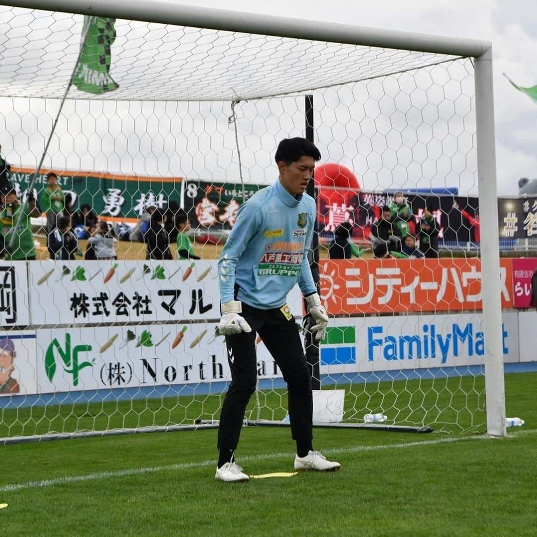 ヴァンラーレ八戸さんのインスタグラム写真 - (ヴァンラーレ八戸Instagram)「初メンバー入りの高校生  GK 50 桜田 凌雅/Ryoga SAKURADA  #ヴァンラーレ八戸 #八戸市 #十和田市 #三沢市 #三戸町 #田子町 #南部町 #新郷村 #階上 #おいらせ町 #五戸町 #六戸町 #七戸町 #東北町 #野辺地町 #横浜町 #六ヶ所村 #青森県 #Jリーグ #jleague #サッカー #soccer #football  #hachinohe #aomori #全緑EVERGREEN #はちのへ #あおもり #高校生 #GK」11月2日 20時07分 - vanraure8nohe