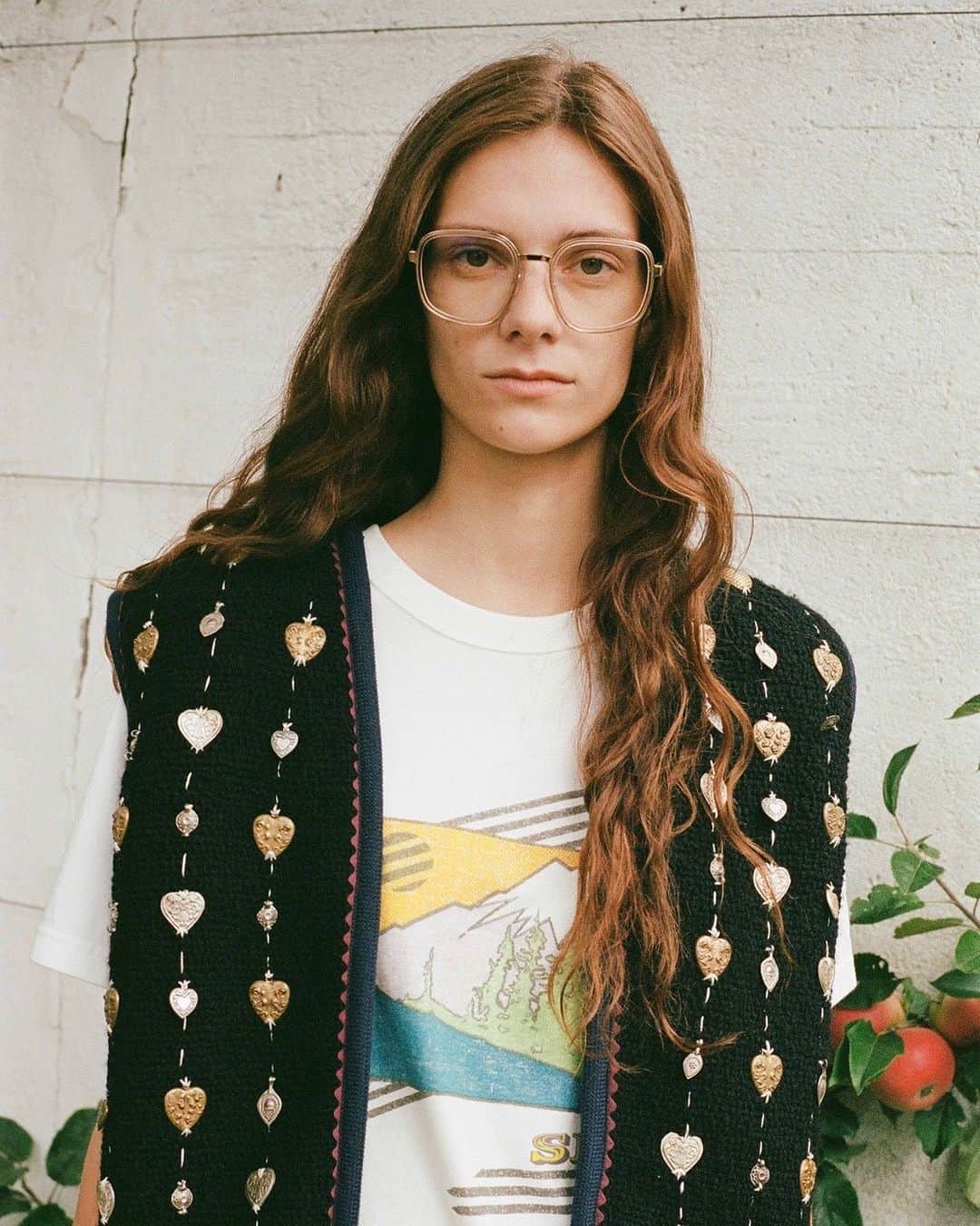 シー ニューヨークのインスタグラム：「Seasonal separates ✨ The Betina beaded vest & Pamela t-shirt  #seanewyork」