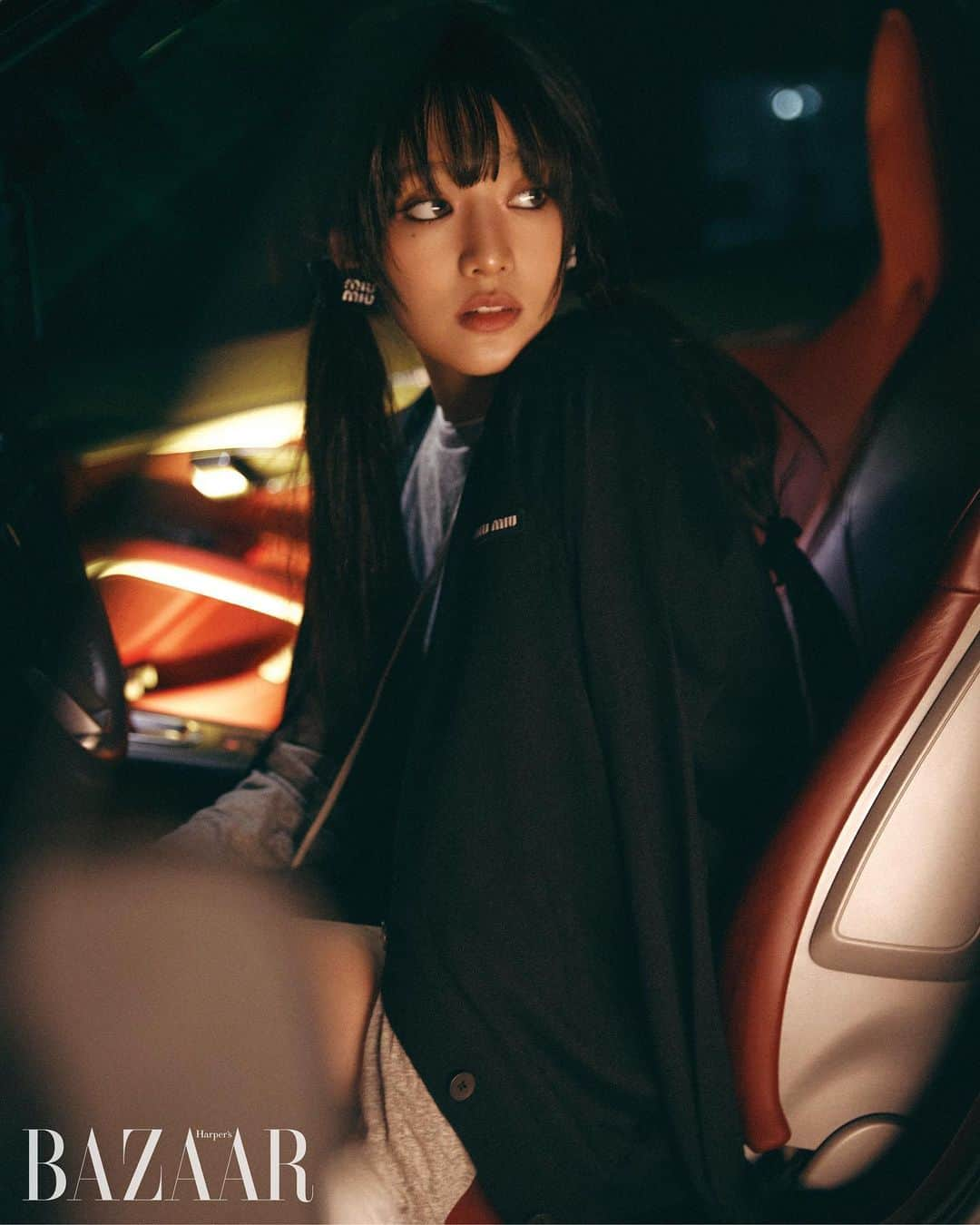 ミンニさんのインスタグラム写真 - (ミンニInstagram)「November issue🌃🤍 @harpersbazaarkorea @miumiu」11月2日 20時21分 - min.nicha