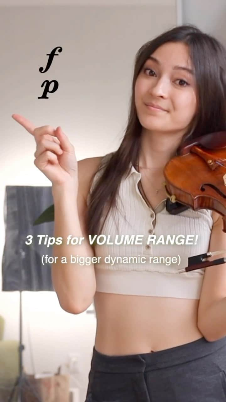 澄那シュトゥーダーのインスタグラム：「Dynamic Range (Volume) Tutorial 🎻 READ ON 👇🏼  As a violin teacher, I've realized that saying "Play louder!", or: "Play softer!", can be too vague as advice for most violin students.   Here are my tips on playing louder, softer, all while adding different sound colors. Happy Practicing! 🤗  For online violin lessons with me, apply through the link in my bio! 🎶  #violinlessons #violinmusic #violinteacher #violinistsofinstagram #violin」