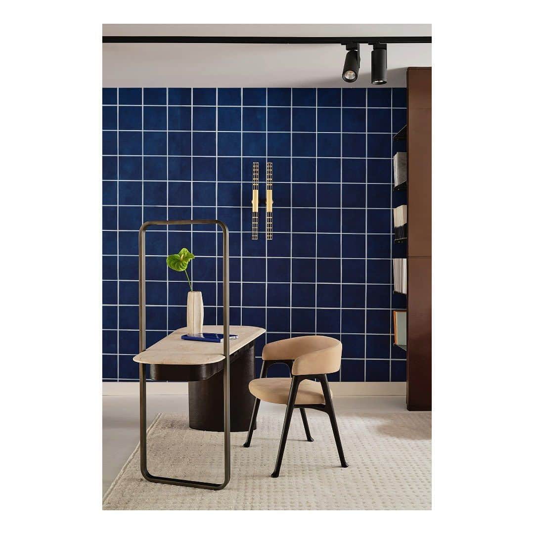 Baxterさんのインスタグラム写真 - (BaxterInstagram)「We are thrilled to share images of the new Baxter Amsterdam setup, a celebration of the first color mood presented with our new 2023 collection. The undisputed protagonist of this fascinating composition is the electric blue color. This vibrant nuance, successfully combined with black and honey, creates an exclusive and sophisticated atmosphere that immediately conquers those who cross the threshold of the showroom.   📷 @spacecontentstudio   Baxter Amsterdam, Willemsparkweg 10, 1071 HD, Amsterdam (NL) info@amsterdam.baxter.it  #baxtermadeinitaly #amsterdam #netherlands #moodbook2023 #leather #design #interiordesign #madeinitaly #italy #luxury #interior #collection2023 #newcollection」11月2日 20時23分 - baxtermadeinitaly