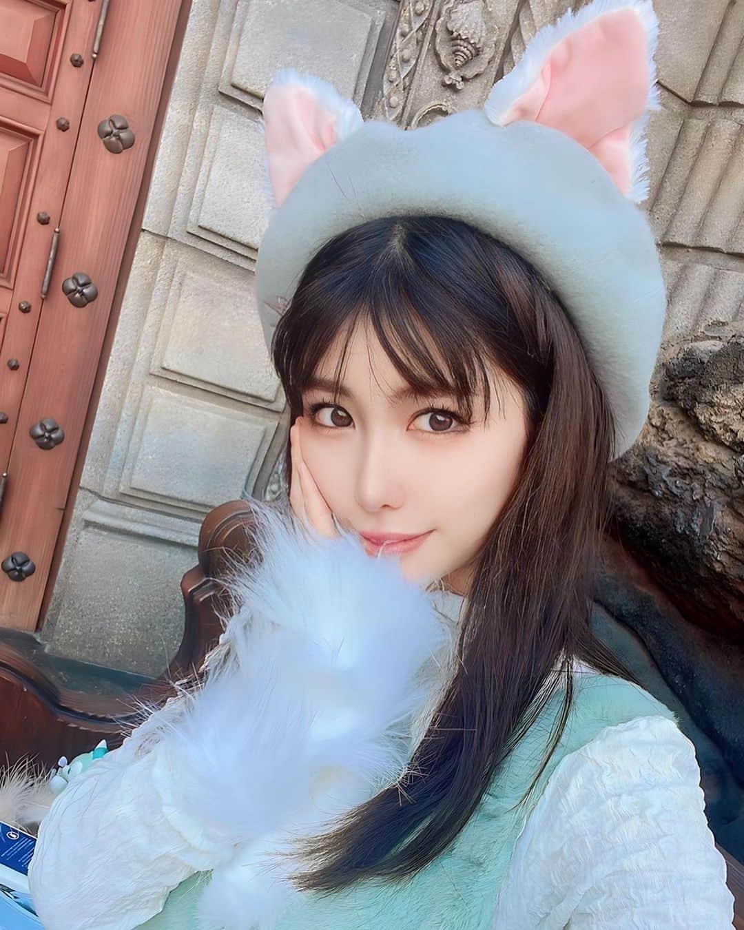 倉岡生夏さんのインスタグラム写真 - (倉岡生夏Instagram)「🐱♡ ・ ・ #ジェラトーニ グッツ色々あつめれた♡ ・ 猫好きとしてははずせないキャラ♡ 年末にかけてディズニー投稿増えそう😆 ・ ・ 毎日学校と家の事と仕事ですがわずかなタイミングでいってます❣️癒しをもらってます、ありがとう笑♡ ・ ・ ・ ・  #ディズニーハロウィン #ディズニーハロウィン仮装 #dハロ #dハロ仮装 #ジェラトーニ #ダッフィーフレンズ #ハロウィン仮装 #コスプレ女子 #仮装ディズニー #ハロウィン仮装 #ディズニーコーデ #ディズニー部 #ディズニー好きな人と繋がりたい #ジェラトーニコスチューム #ディズニー写真 #ハロウィン🎃#ディズニー好きママ #tokyodisneysea #disneyhalloween #japanesegirl #halloweenmakeup」11月2日 20時19分 - kinatty.land