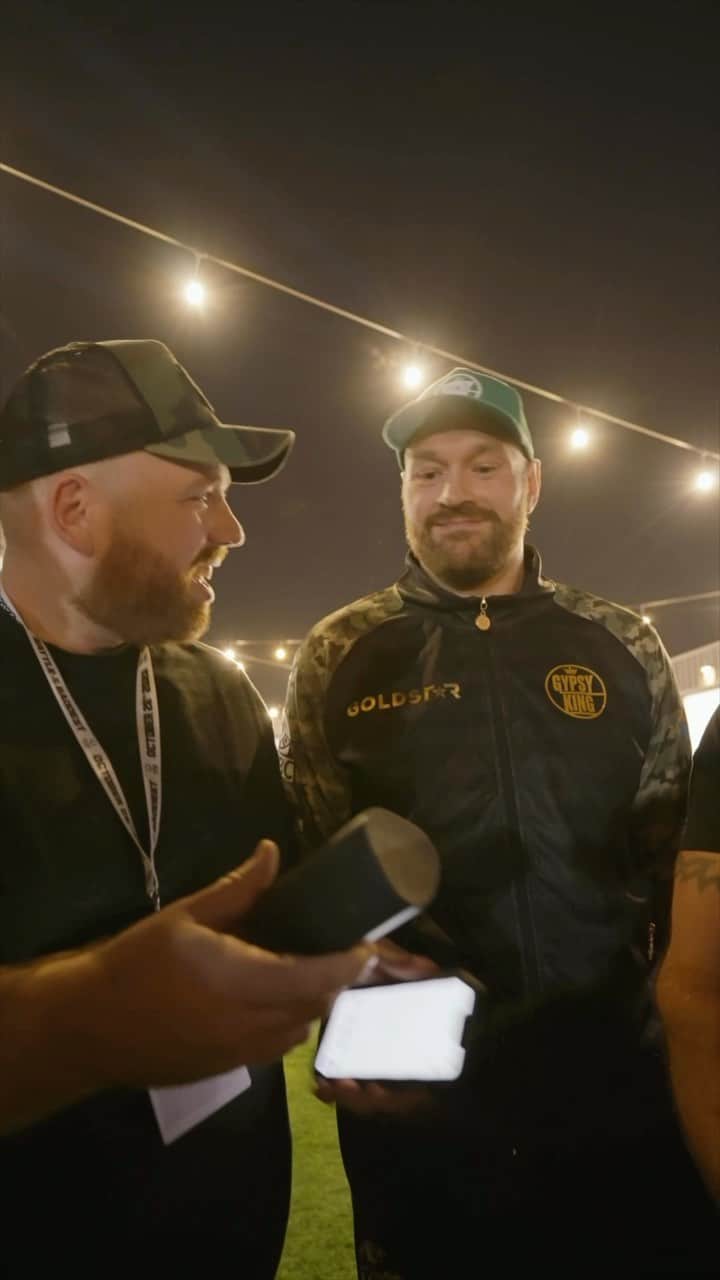 タイソン・フューリーのインスタグラム：「When you convince the Heavyweight Champ @tysonfury to use your peoples Dubplate as part of his already epic ring walk!   Big up the team for getting me the dub in literally hours!!! ❤️  UK STAND UP! @chaseandstatus @bou_dnb @big_flowdan @trigga_mcr @irah_baddadan_refix @takuraofficial   Shout to @ls.visuals_ & @navsta   #FURYNGANNOU #Riyadhseason  #Battleofthebaddest #tysonfury」