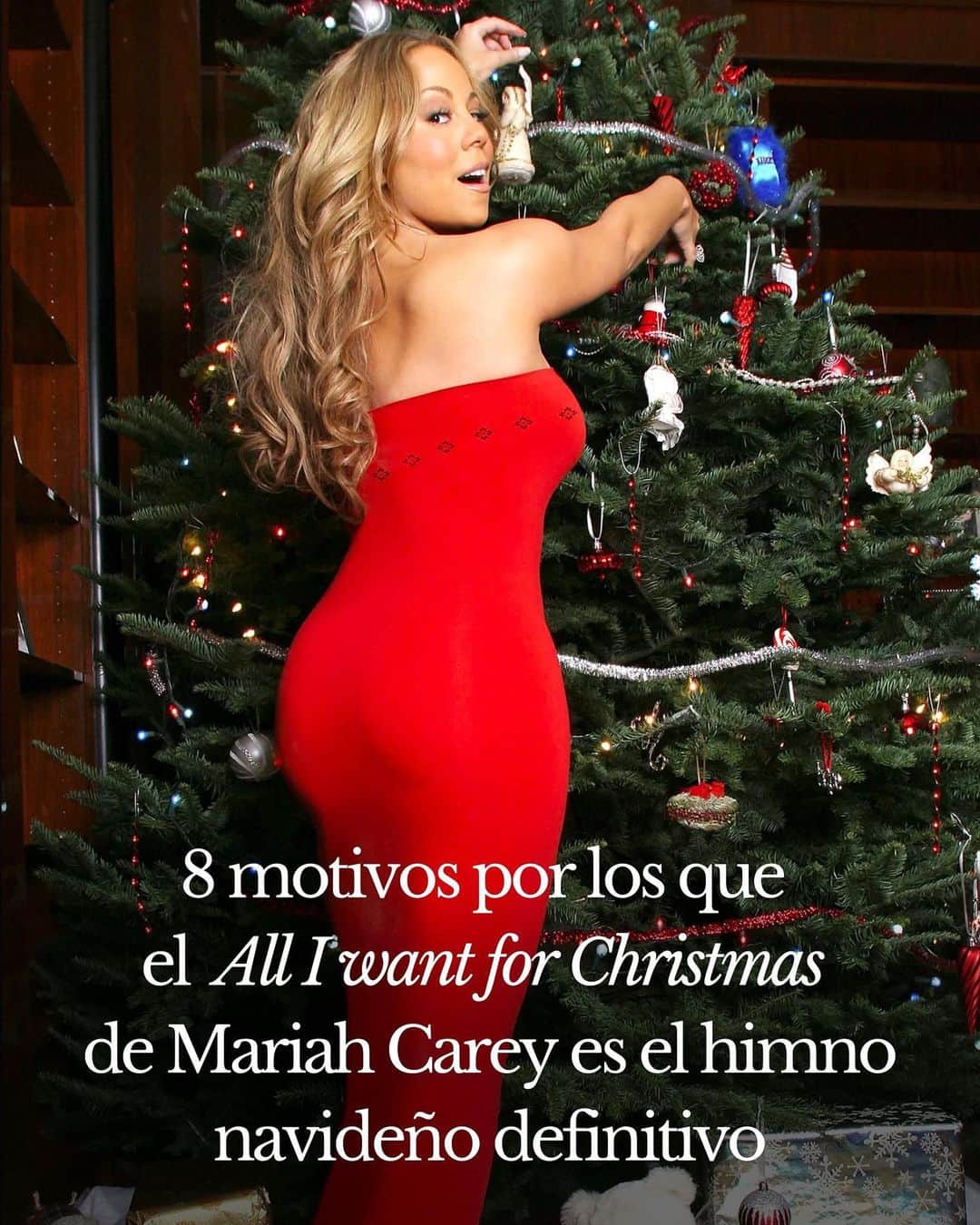 Vogue Españaのインスタグラム：「Pasado Halloween, se inicia oficialmente la temporada de escuchar en bucle ‘All I want for Christmas’ de @mariahcarey. Porque nunca es demasiado pronto para empezar a celebrar la Navidad (o al menos eso opina una editora de Vogue), en el link de la bio repasamos los motivos por los que esta canción se ha convertido en EL villancico. ▪️Foto: Gtres ▪️Texto: @nuala_phillips」
