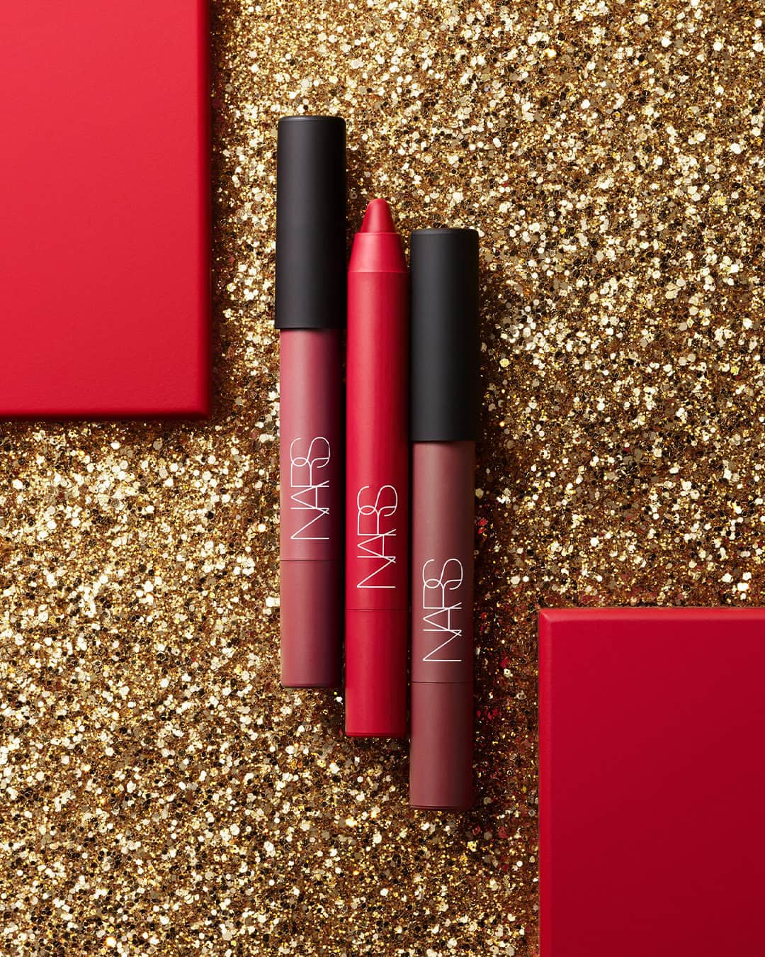 NARSさんのインスタグラム写真 - (NARSInstagram)「All that glitters is bold. Powermatte High-Intensity Lip Pencil delivers holiday party perfection with instant precision and all-night wear.  Discover every shade at @macys.  Featuring:  Dolce Vita Dragon Girl Bohemian Rhapsody」11月2日 21時00分 - narsissist