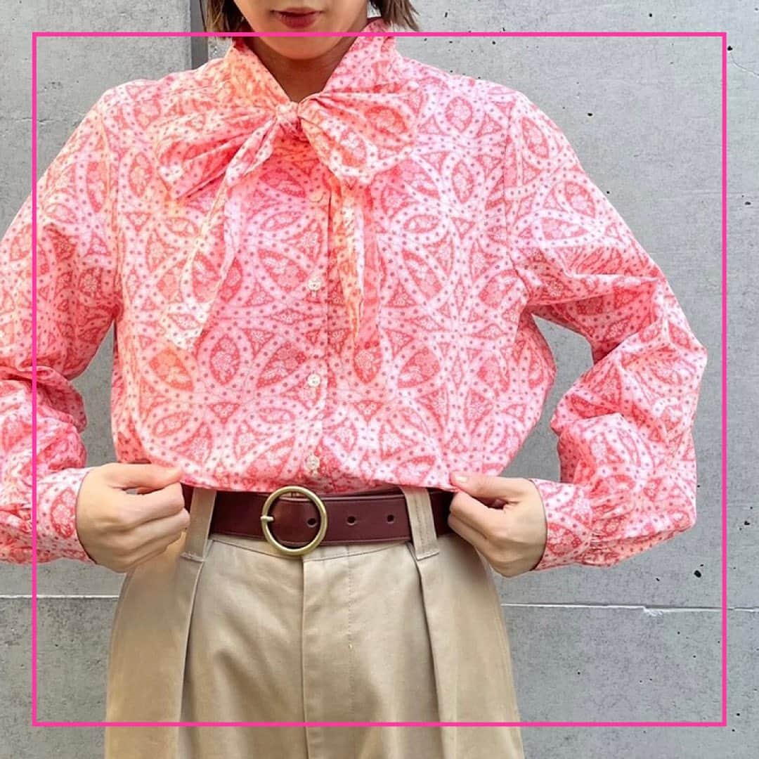 Dot&Stripes CHILDWOMANのインスタグラム：「. . 【2024 SPRING COLLECTION】 . . LIBERTY エンドレスラブ ボウタイブラウス アカ.クロ/フリーサイズ 品番11-01-BL-001-24-1 ¥17,380(税込) 2月下旬頃入荷予定 (ZOZO TOWN/Ambidex store 12/1〜予約スタート) . 丸真鍮太革ベルト コゲチャ.アカ.クロ/フリーサイズ 品番01-01-BT-001-24-1 ¥9,790(税込) 2月上旬頃入荷予定 (ZOZO TOWN/Ambidex store 12/1〜予約スタート) . 着用スタッフ155cm . . #dotandstripeschildwoman #childwoman #myfav  #childwomanparici #Okumo #2024ss」