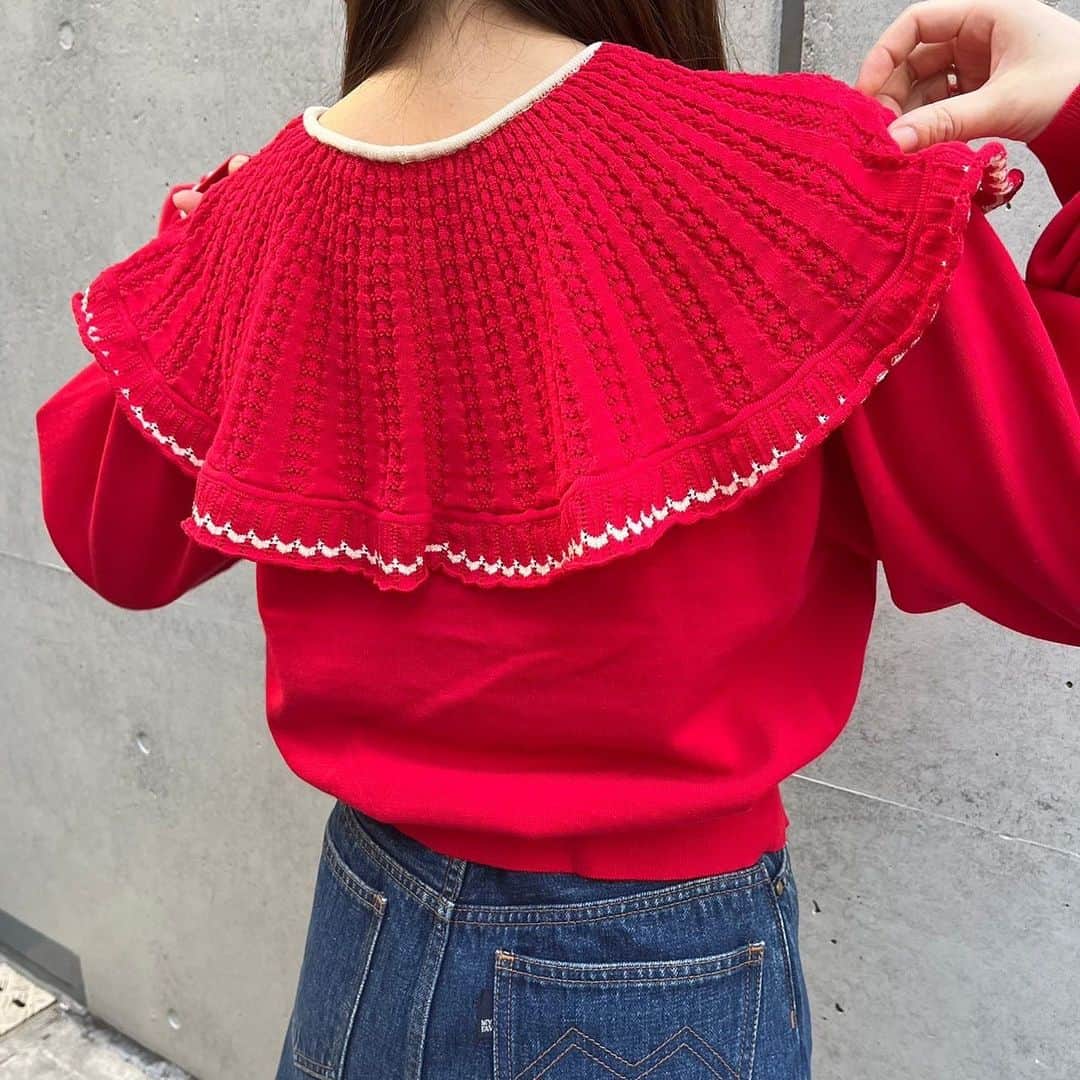 Dot&Stripes CHILDWOMANさんのインスタグラム写真 - (Dot&Stripes CHILDWOMANInstagram)「. . 【2024 SPRING COLLECTION】 . . 強撚綿透かし編み衿つきカーディガン キナリ.アカ.コン/フリーサイズ 品番01-01-KN-002-24-1 ¥14,850(税込) 2月下旬頃入荷予定 (ZOZO TOWN/Ambidex store 11/23〜予約スタート) . 着用スタッフ154cm . . #dotandstripeschildwoman #childwoman #myfav  #childwomanparici #Okumo #2024ss」11月2日 20時28分 - dot_and_stripes_official