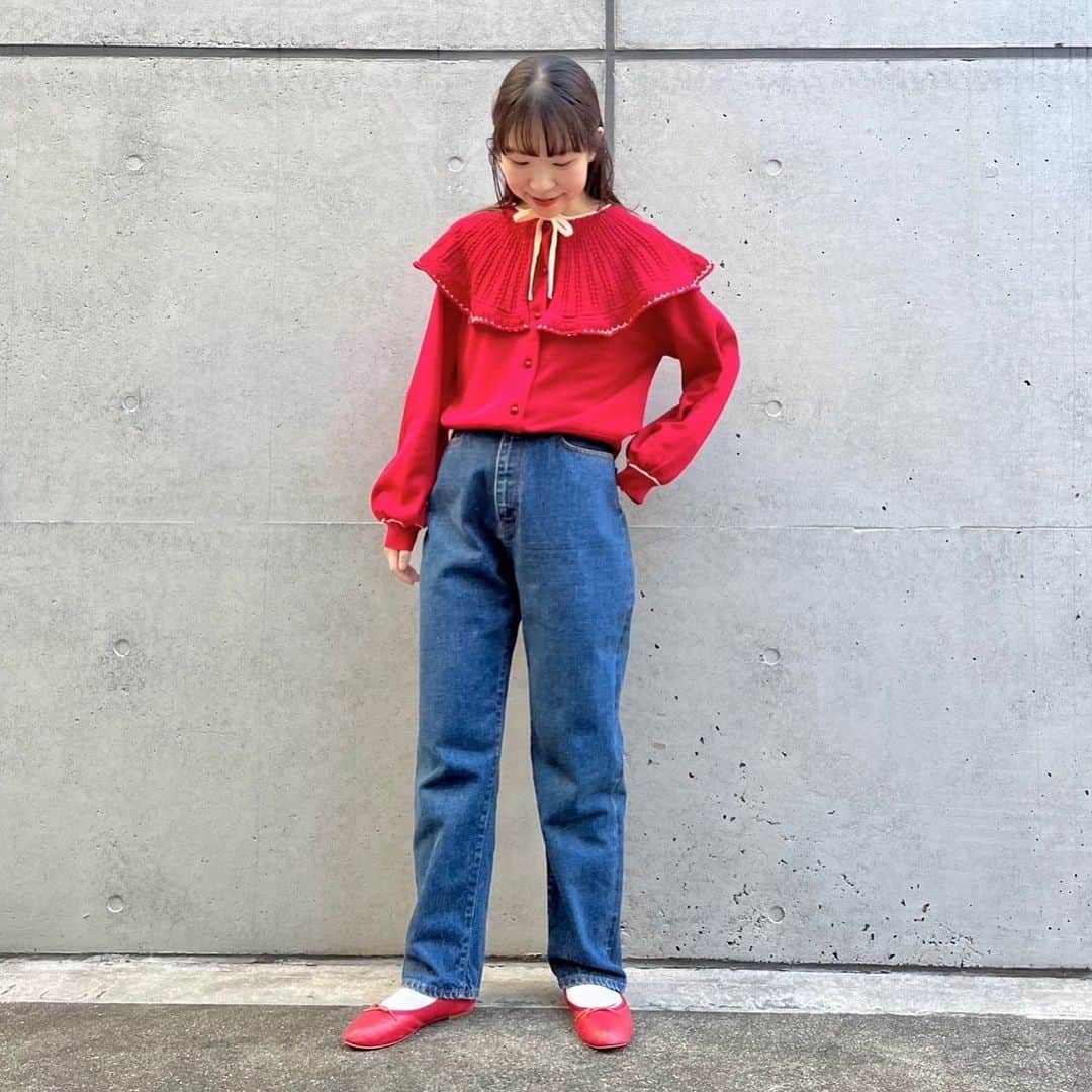Dot&Stripes CHILDWOMANさんのインスタグラム写真 - (Dot&Stripes CHILDWOMANInstagram)「. . 【2024 SPRING COLLECTION】 . . 強撚綿透かし編み衿つきカーディガン キナリ.アカ.コン/フリーサイズ 品番01-01-KN-002-24-1 ¥14,850(税込) 2月下旬頃入荷予定 (ZOZO TOWN/Ambidex store 11/23〜予約スタート) . 着用スタッフ154cm . . #dotandstripeschildwoman #childwoman #myfav  #childwomanparici #Okumo #2024ss」11月2日 20時28分 - dot_and_stripes_official