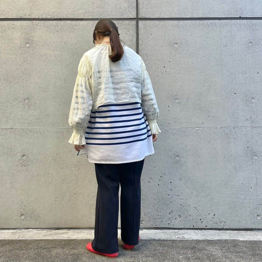 Dot&Stripes CHILDWOMANさんのインスタグラム写真 - (Dot&Stripes CHILDWOMANInstagram)「. . 【2024 SPRING COLLECTION】 . . ラミーローンシャーリング チュニックはおりブラウス キナリ.ピンク.コン/フリーサイズ 品番11-01-BL-004-24-1 ¥17,380(税込) 4月上旬頃入荷予定 . ロング着用スタッフ163cm . . ラミーローンシャーリング ショートはおりブラウス キナリ.ピンク.コン/フリーサイズ 品番11-01-BL-003-24-1 ¥14,080(税込) 4月上旬頃入荷予定 (ZOZO TOWN/Ambidex store 1/19〜予約スタート) ※丈が+3cm長くなります . ショート着用スタッフ154cm . . #dotandstripeschildwoman #childwoman #myfav  #childwomanparici #Okumo #2024ss」11月2日 20時29分 - dot_and_stripes_official