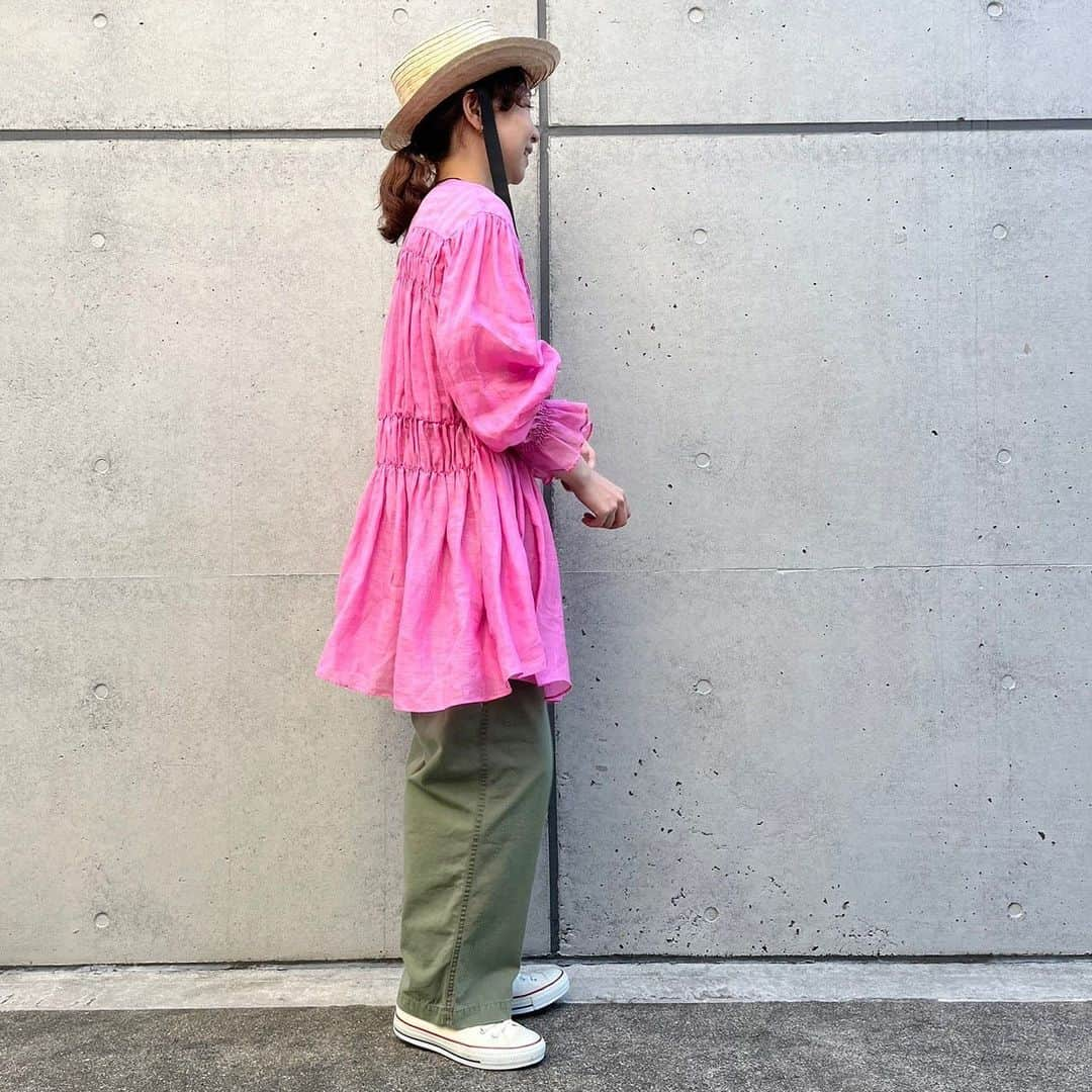 Dot&Stripes CHILDWOMANさんのインスタグラム写真 - (Dot&Stripes CHILDWOMANInstagram)「. . 【2024 SPRING COLLECTION】 . . ラミーローンシャーリング チュニックはおりブラウス キナリ.ピンク.コン/フリーサイズ 品番11-01-BL-004-24-1 ¥17,380(税込) 4月上旬頃入荷予定 . ロング着用スタッフ163cm . . ラミーローンシャーリング ショートはおりブラウス キナリ.ピンク.コン/フリーサイズ 品番11-01-BL-003-24-1 ¥14,080(税込) 4月上旬頃入荷予定 (ZOZO TOWN/Ambidex store 1/19〜予約スタート) ※丈が+3cm長くなります . ショート着用スタッフ154cm . . #dotandstripeschildwoman #childwoman #myfav  #childwomanparici #Okumo #2024ss」11月2日 20時29分 - dot_and_stripes_official