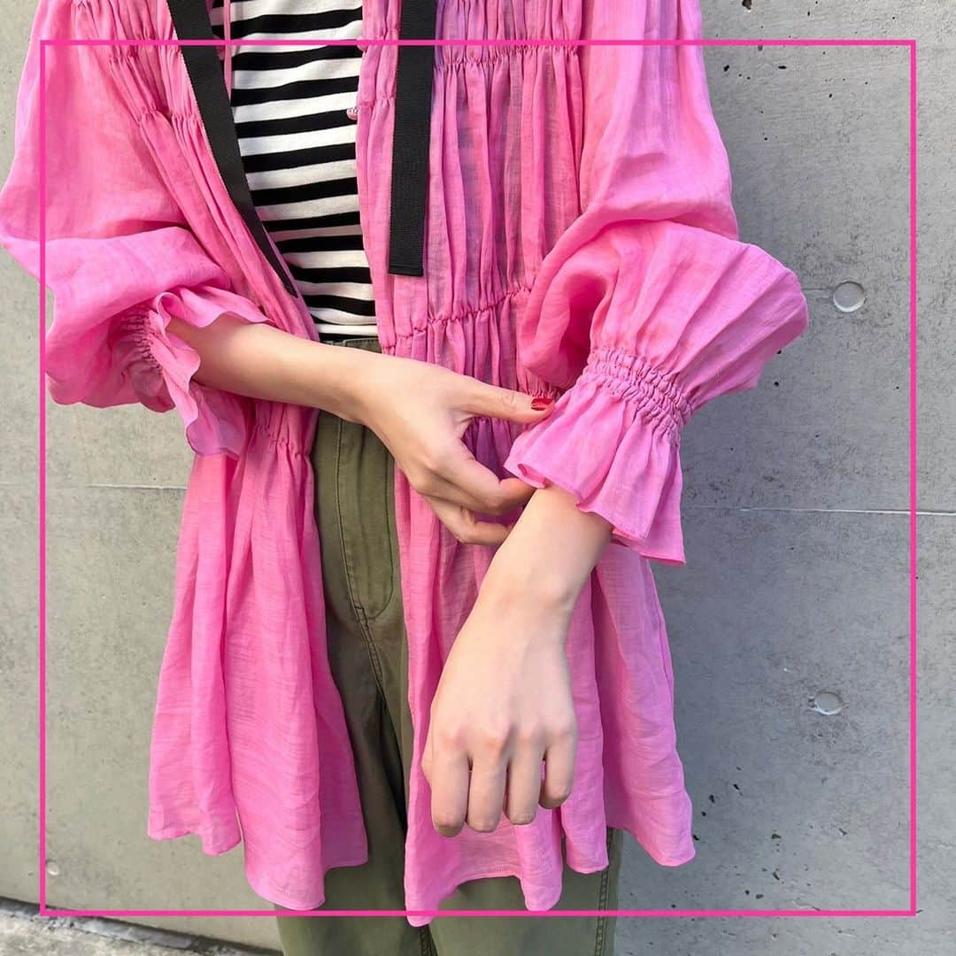 Dot&Stripes CHILDWOMANのインスタグラム：「. . 【2024 SPRING COLLECTION】 . . ラミーローンシャーリング チュニックはおりブラウス キナリ.ピンク.コン/フリーサイズ 品番11-01-BL-004-24-1 ¥17,380(税込) 4月上旬頃入荷予定 . ロング着用スタッフ163cm . . ラミーローンシャーリング ショートはおりブラウス キナリ.ピンク.コン/フリーサイズ 品番11-01-BL-003-24-1 ¥14,080(税込) 4月上旬頃入荷予定 (ZOZO TOWN/Ambidex store 1/19〜予約スタート) ※丈が+3cm長くなります . ショート着用スタッフ154cm . . #dotandstripeschildwoman #childwoman #myfav  #childwomanparici #Okumo #2024ss」