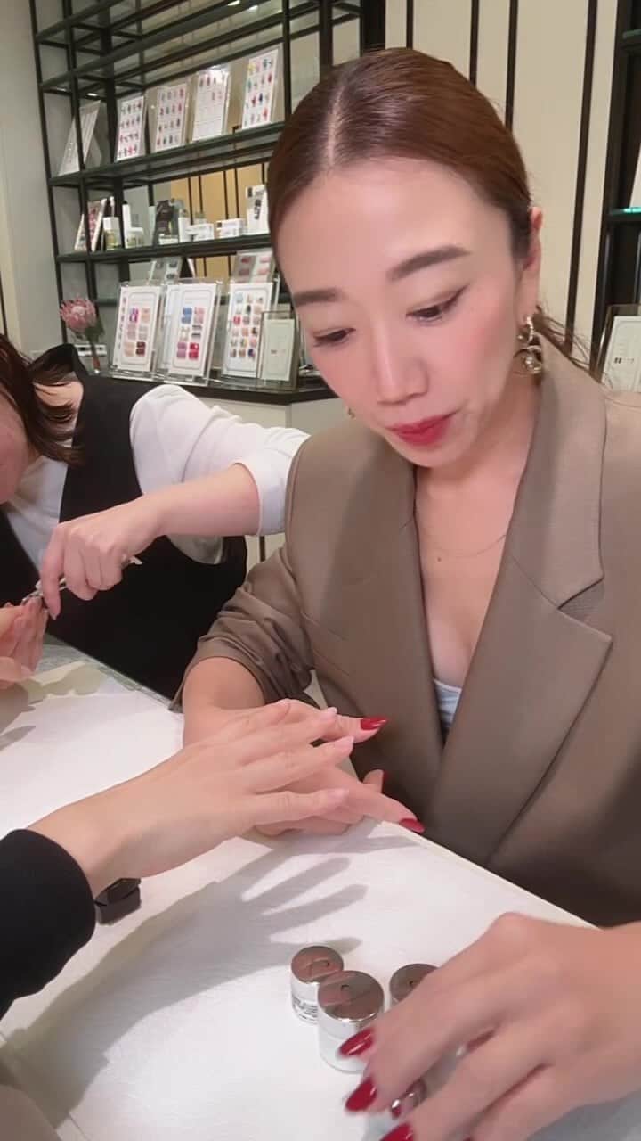 名古屋プレミアムネイルサロン アデリーネイルのインスタグラム：「@adeliae_nail  @adeliae_style  @adeliae_eyelash  @ad_ks_n   アデリーオリジナルジェルライブ  #nagoya#nagoyanail#nailsalon」