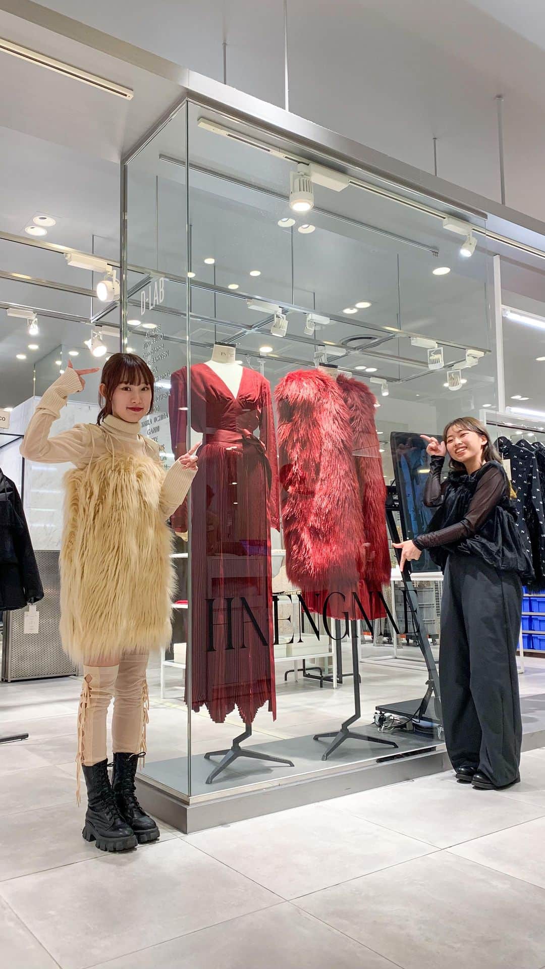 のインスタグラム：「𝗣𝗘𝗥𝗩𝗘𝗥𝗭𝗘  𝙏𝙃𝙀 𝙎𝙋𝙀𝘾𝙄𝘼𝙇 𝙀𝙓𝙃𝙄𝘽𝙄𝙏𝙄𝙊𝙉 𝙊𝙁 𝘿𝙀𝙎𝙄𝙂𝙉𝘼𝙍𝙏 𝙏𝙊𝙆𝙔𝙊   & 𝙃𝘼𝙀𝙉𝙂𝙉𝘼𝙀 𝙋𝙊𝙋-𝙐𝙋 𝙎𝙏𝙊𝙍𝙀 At 3F コトコトステージ31,D-LAB Until 11.07  コトコト31にて開催中の「PERVERZE」特別展と、D-LABにて開催中の「HAENGNAE」ポップストアを一挙ご紹介！  詳しくはプロフィールURLをチェック！@hankyumode  #PERVERZE #パーバーズ #HAENGNAE #ヘンネ #23AW #ファッション #ootd #hankyumode #hankyumode23aw #hankyumode23awwear #hankyumode23awknit #hankyu #阪急百貨店 #阪急うめだ本店 #阪急本店 #うめはん」