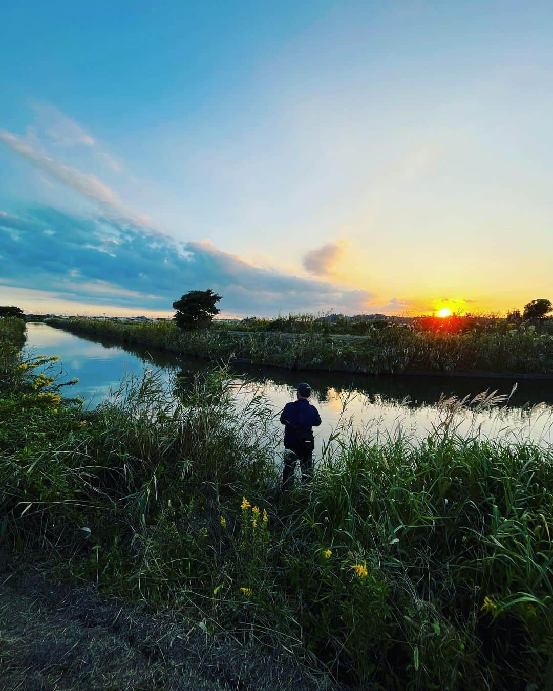 武井ドンゲバビーさんのインスタグラム写真 - (武井ドンゲバビーInstagram)「バス釣りっていいよなー🎣  スーパーフィッシングのロケでした。  釣りにキャンプに  楽しい動画になると思います。  チャンネル登録よろしくお願いします👌  #スーパーフィッシング #バスフィッシング #キャンプ #及川奈央 #武井ドンゲバビー」11月2日 20時49分 - takeidongebabee