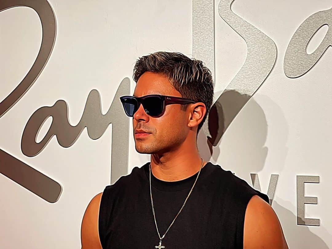 Ethan 佑太 Schellinのインスタグラム：「@rayban 新作カッコ良かったです🔥   @kana_nagayama いつも有り難う！！」