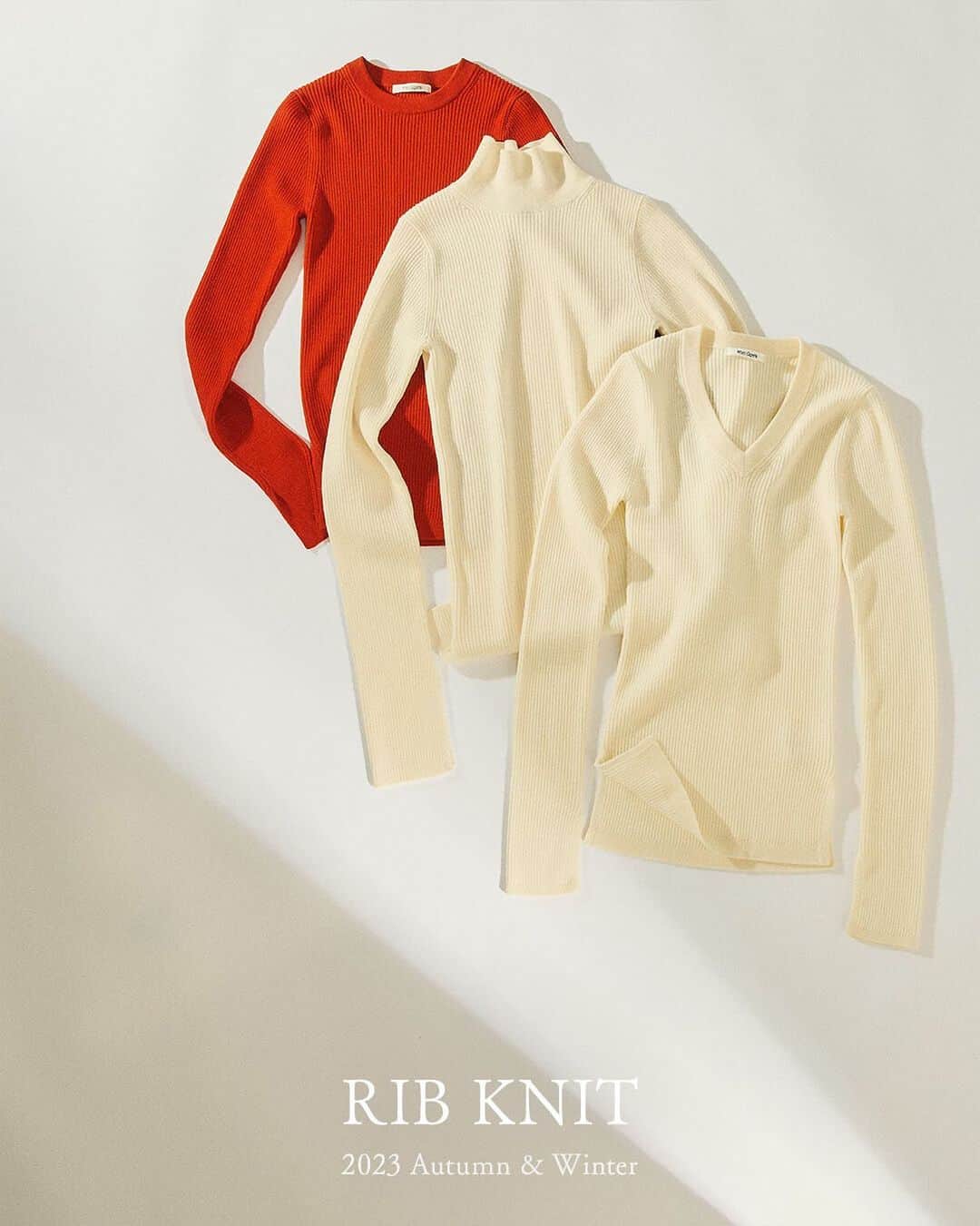 のインスタグラム：「. 【BASIC KNIT】.  トップスとしてもインナーとしても活躍し、デイリーに着回せる一着。  Knit(左)(Whim Gazette)¥17,600 Knit(中央)(Whim Gazette)¥18,700 Knit(右)(Whim Gazette)¥17,600  #whimgazette #ウィムガゼット #2023aw #2023autumnandwinter #ニット #タートル #タートルネック #タートルネックニット #リブニット #リブ #クルーネック #クルーネックニット #vネック #vネックニット #赤 #赤ニット #ワントーン #ワントーンコーデ #秋コーデ #冬コーデ #秋冬コーデ #新作 #新作コーデ #再入荷 #人気 #人気商品」
