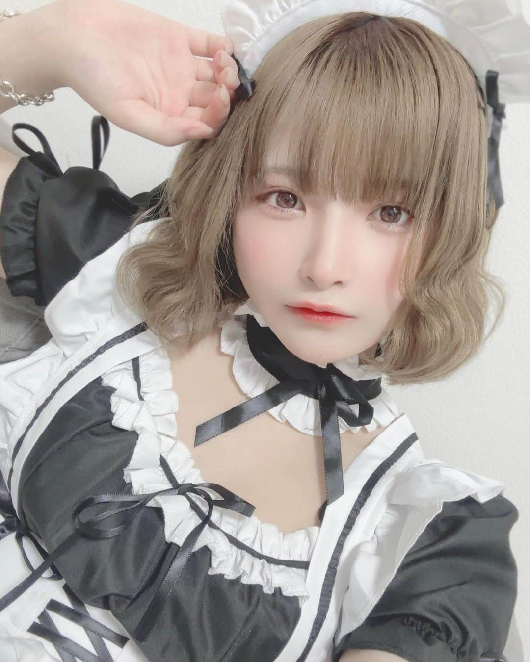 ひっそりゆうみさんのインスタグラム写真 - (ひっそりゆうみInstagram)「メイドさんなひっそりちゃん」11月2日 20時42分 - mer_calme25