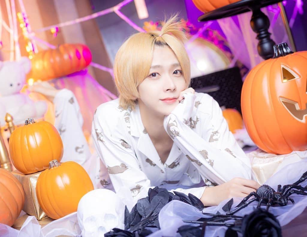 さくらくん。さんのインスタグラム写真 - (さくらくん。Instagram)「ちょんまげぱじゃま👻🎃」11月2日 20時43分 - sakura_25nico