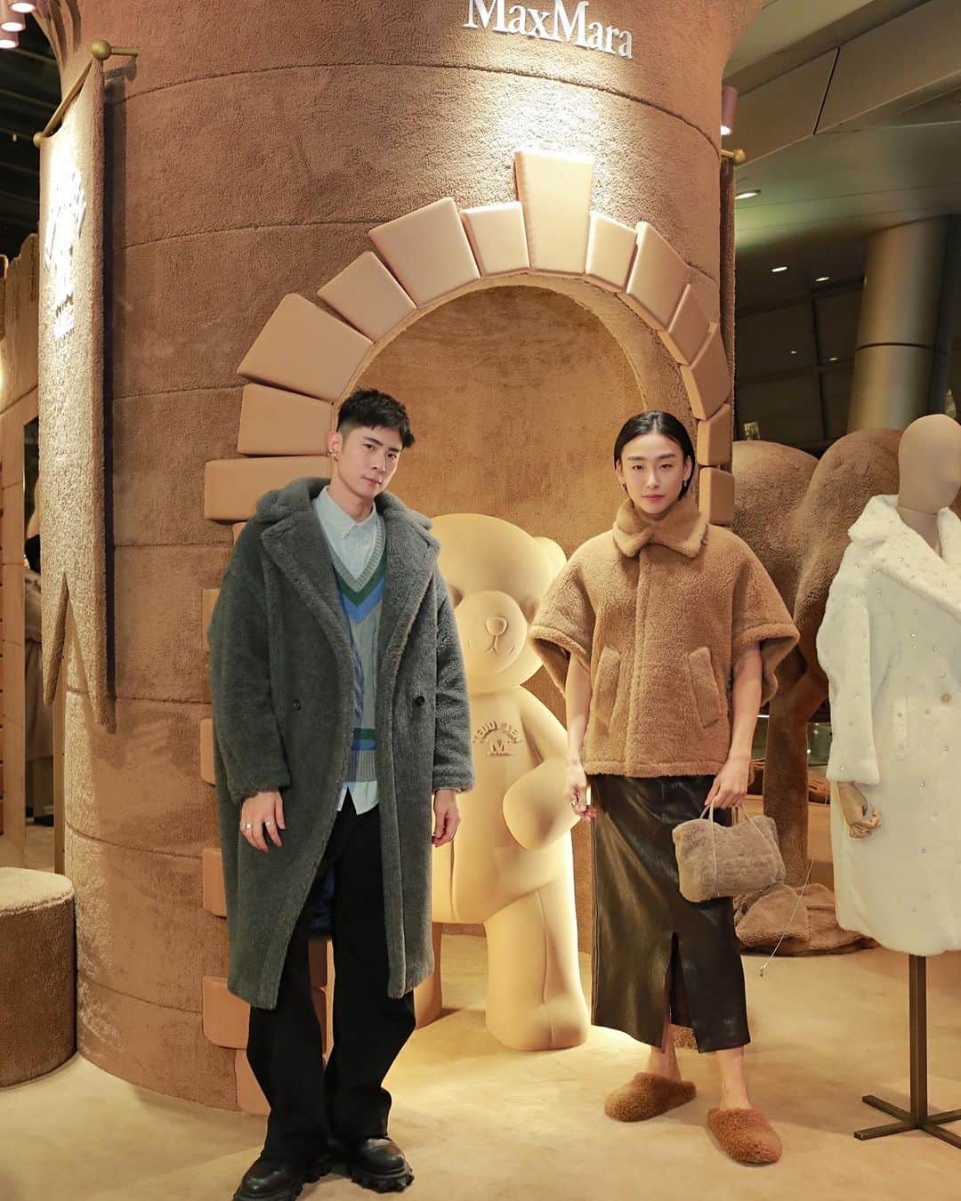 タイキのインスタグラム：「@maxmara の「テディベア コート」が今年で誕生 10 周年🧸💞　  六本木ヒルズアリーナにて開催されているスペシャルイベントの「Teddy TEN Park(テディテン パーク)」に行ってきたよ🫶  #MaxMaraTeddyTen #TaikiNoah」