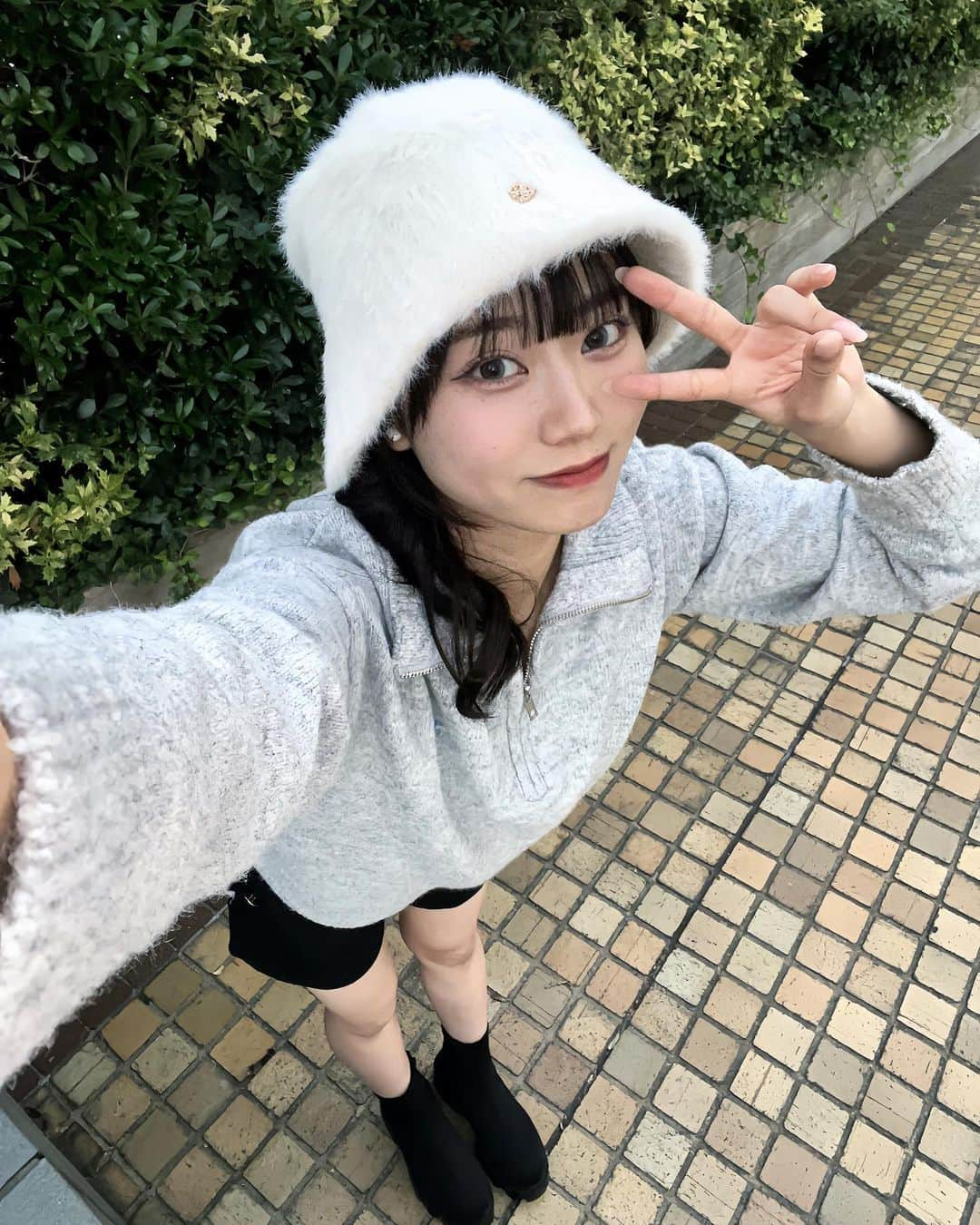 本望あやかさんのインスタグラム写真 - (本望あやかInstagram)「人生で初めて、38.7℃を経験した🥵  久しぶりにゆっくりした2日間で逆にリラックス出来た気もする？笑 みんなも体調管理気をつけてね。」11月2日 20時57分 - ayaka0131_